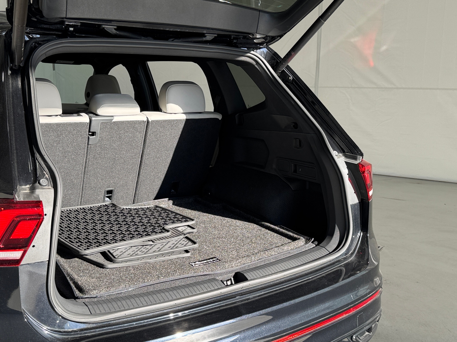 Thumbnail: 2024 Volkswagen Tiguan - 6