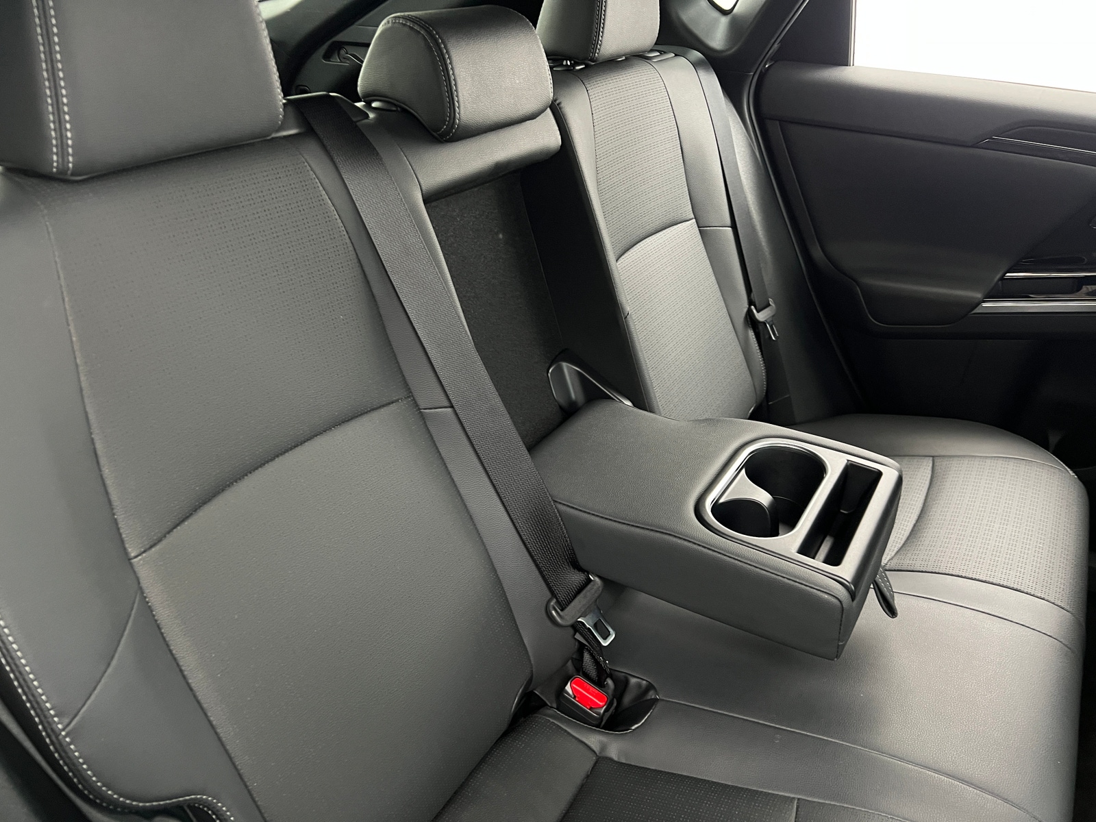 Thumbnail: 2023 Toyota bZ4X - 6