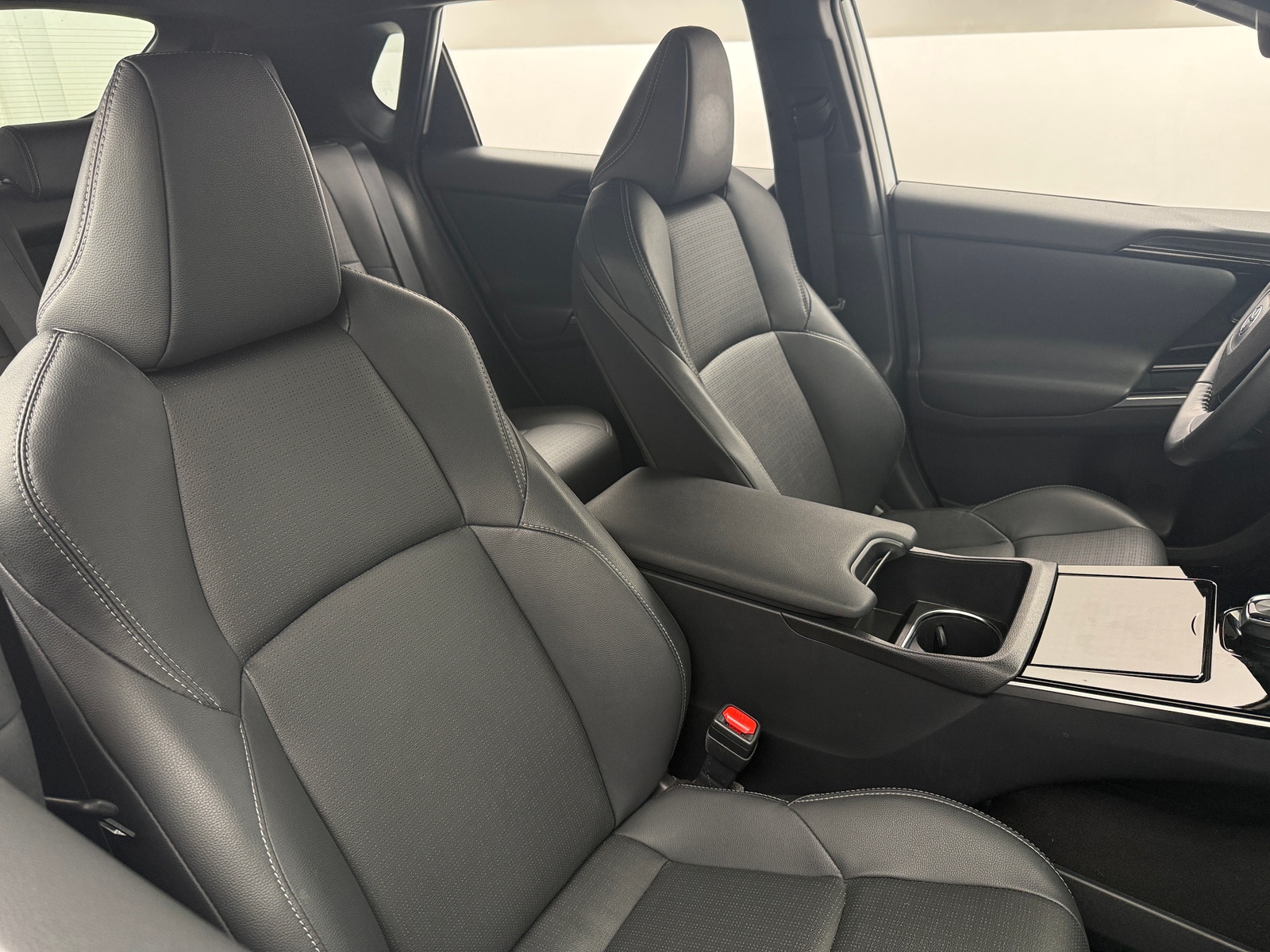 Thumbnail: 2023 Toyota bZ4X - 2