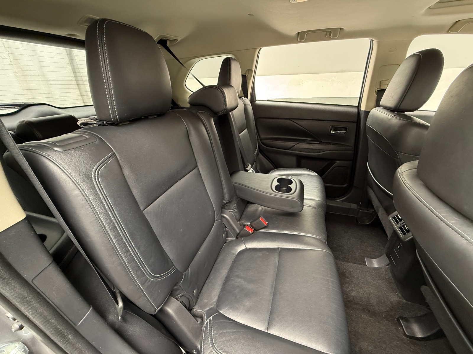 Thumbnail: 2019 Mitsubishi Outlander - 5