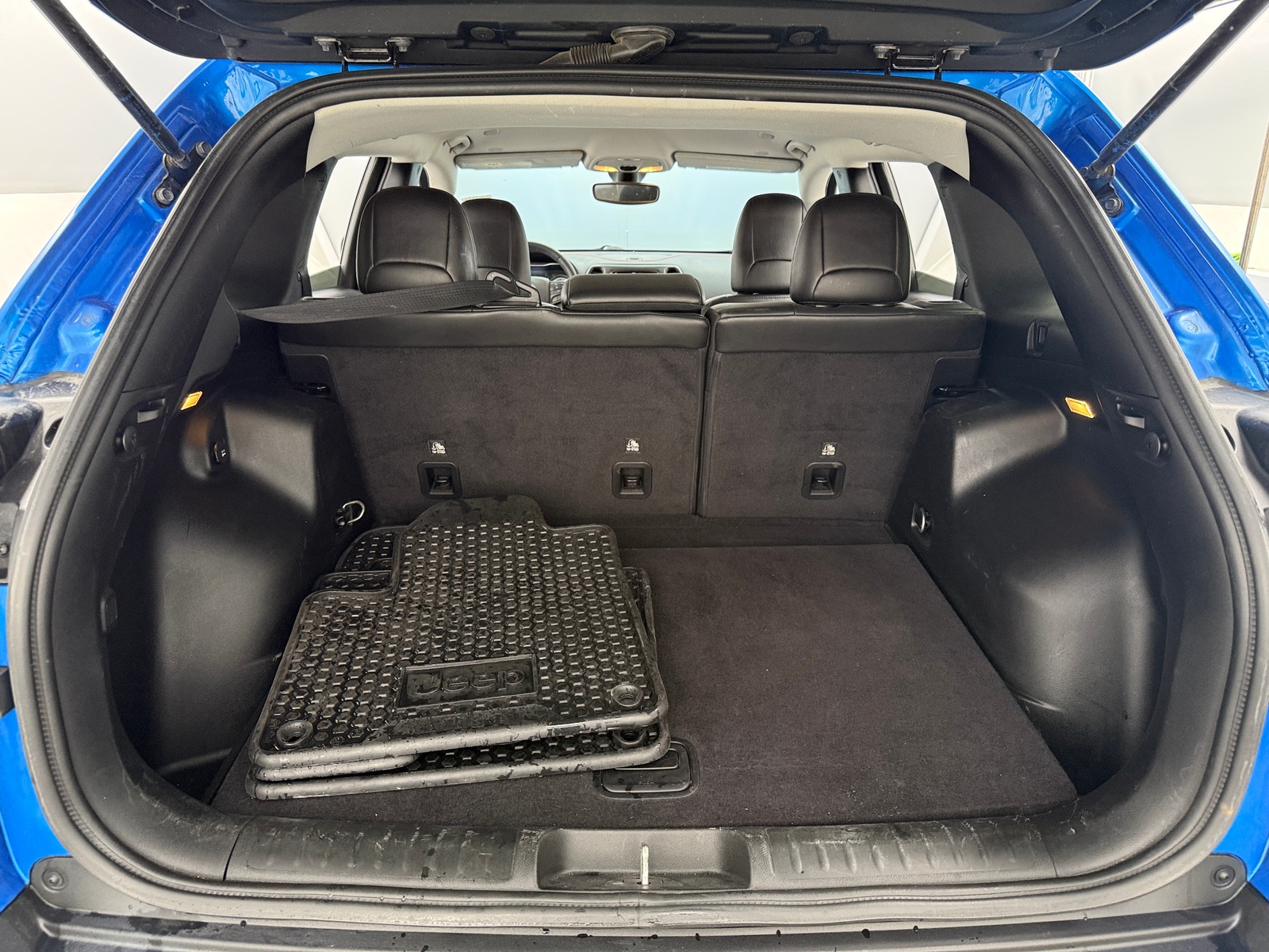 Thumbnail: 2020 Jeep Cherokee - 7