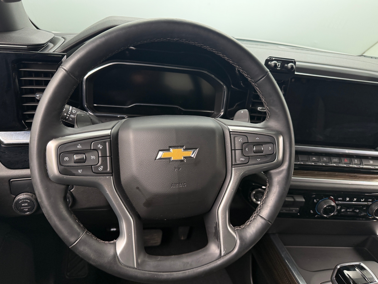 Thumbnail: 2025 Chevrolet Silverado 1500 - 5