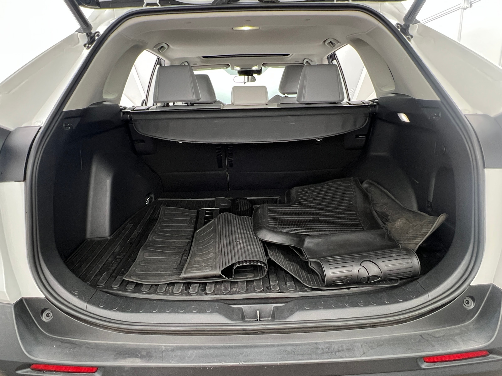 Thumbnail: 2023 Toyota RAV4 - 6