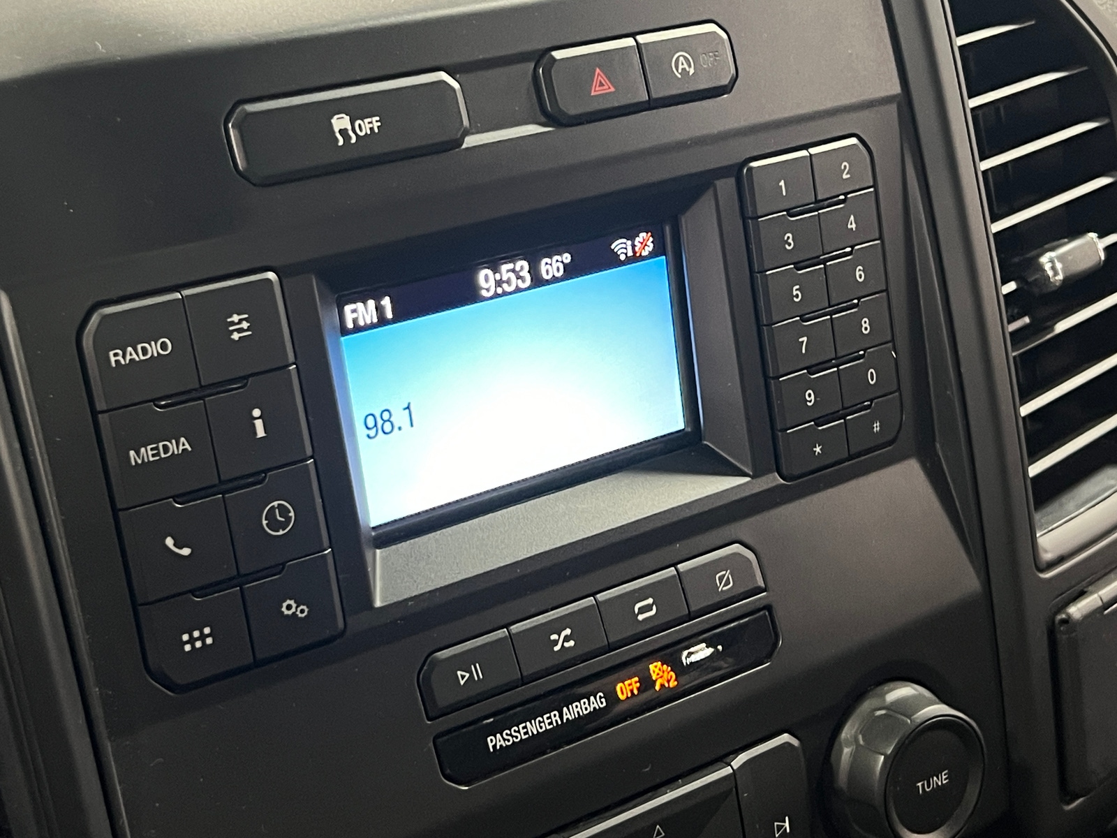 Thumbnail: 2020 Ford Econoline - 4