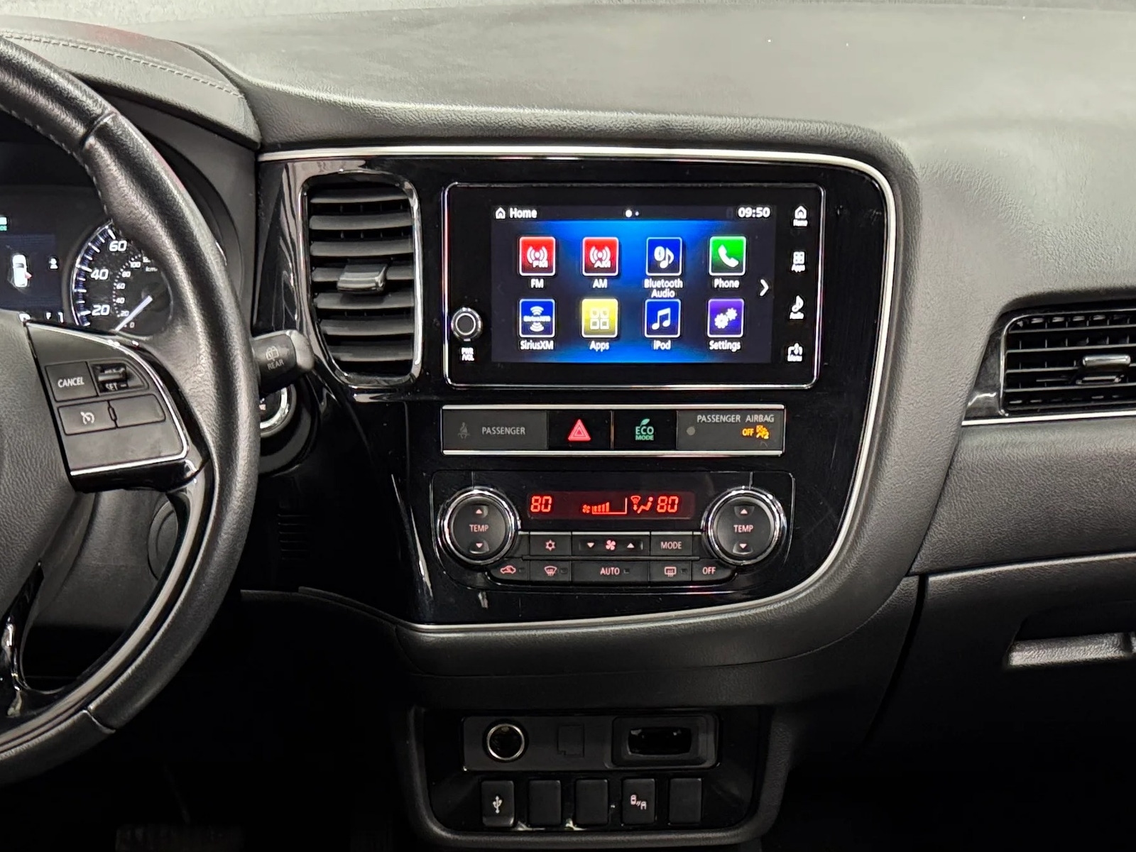 Thumbnail: 2019 Mitsubishi Outlander - 3