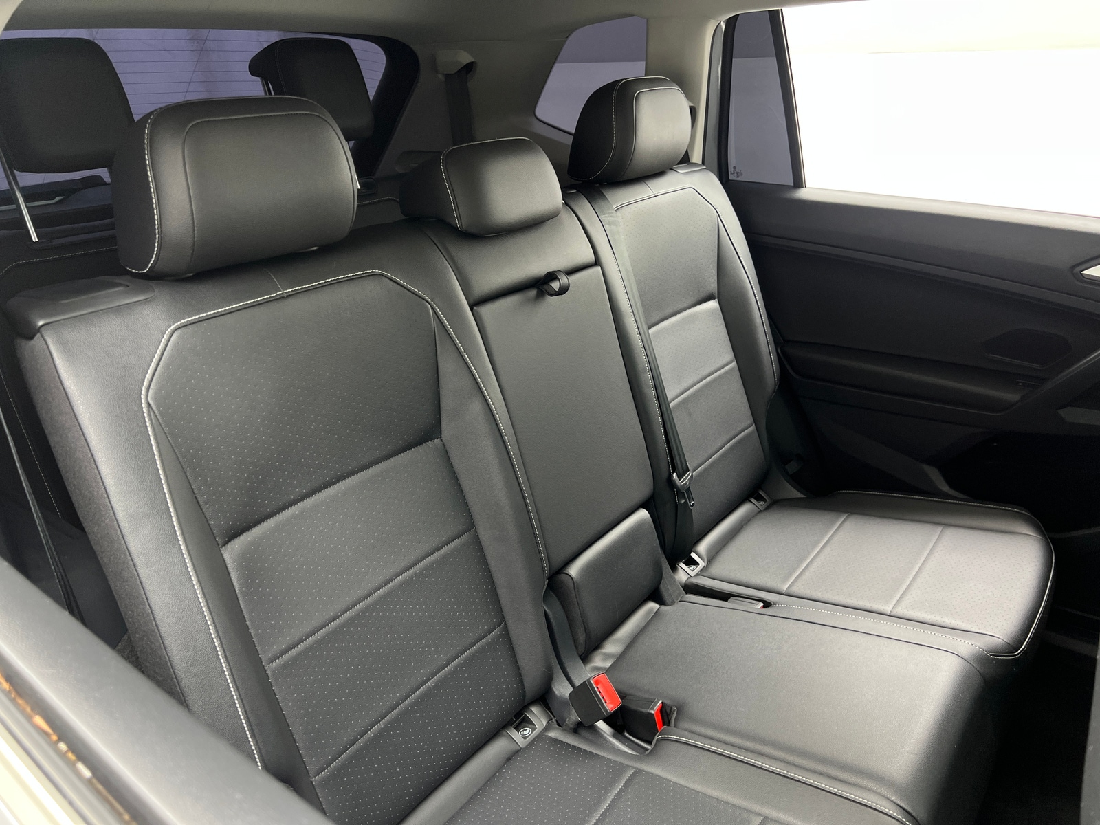 Thumbnail: 2021 Volkswagen Tiguan - 5