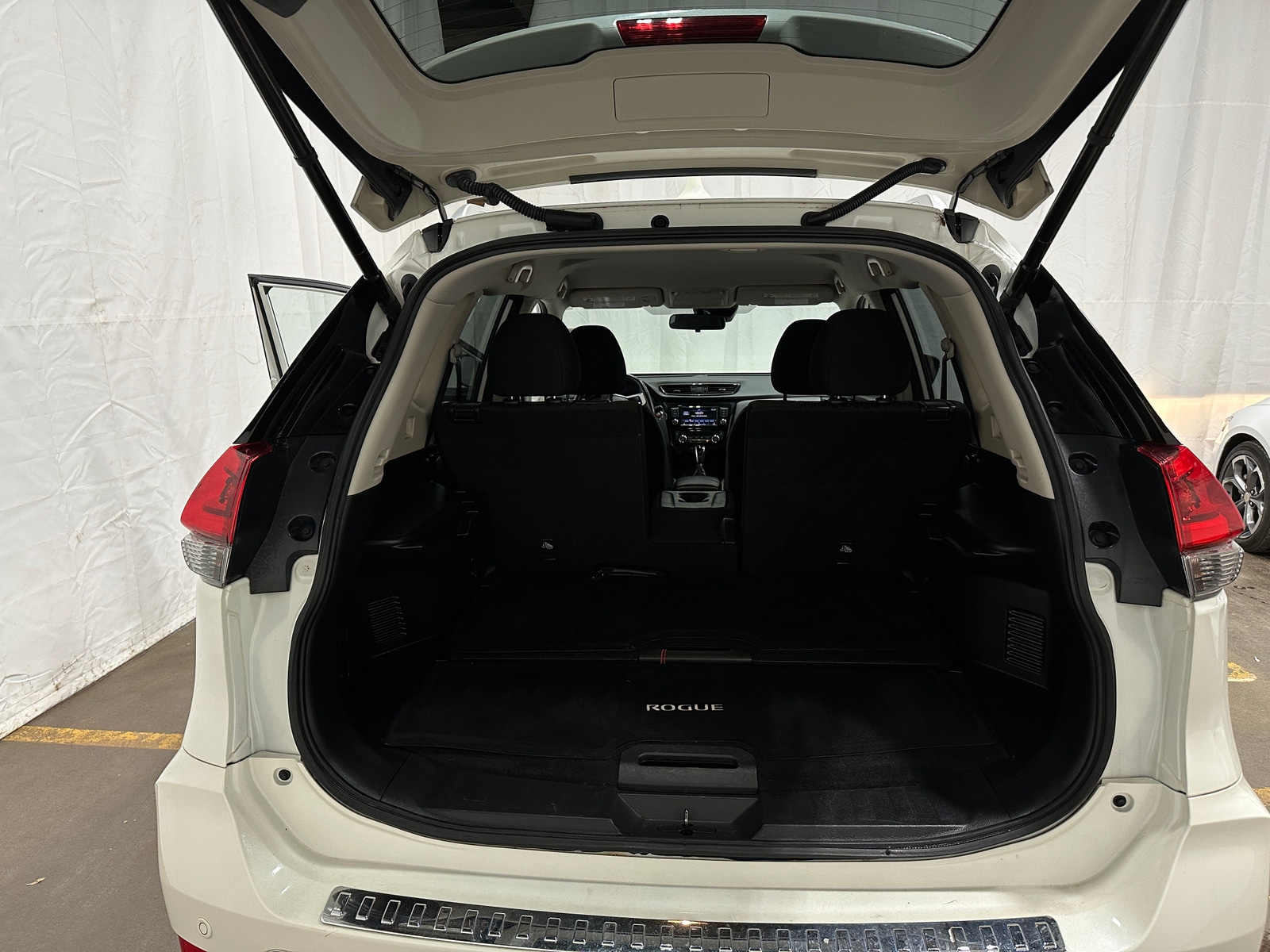 Thumbnail: 2020 Nissan Rogue - 7