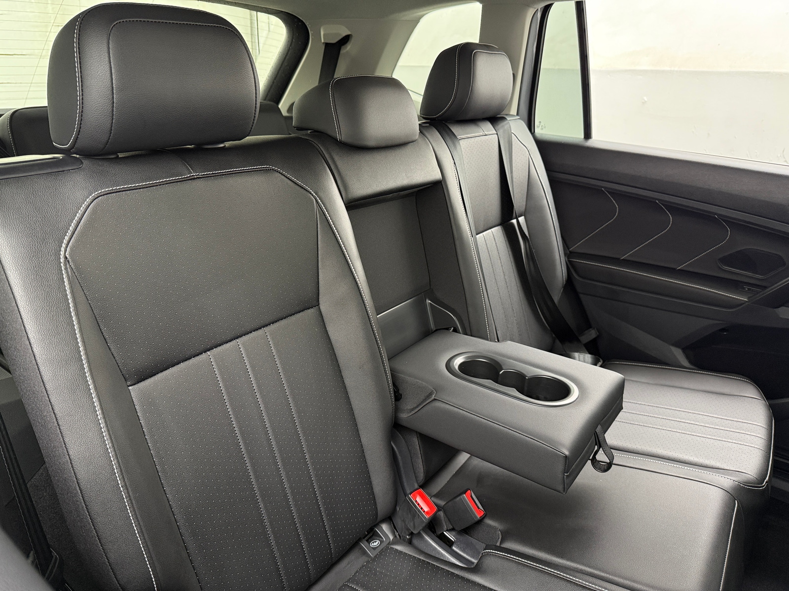 Thumbnail: 2023 Volkswagen Tiguan - 5