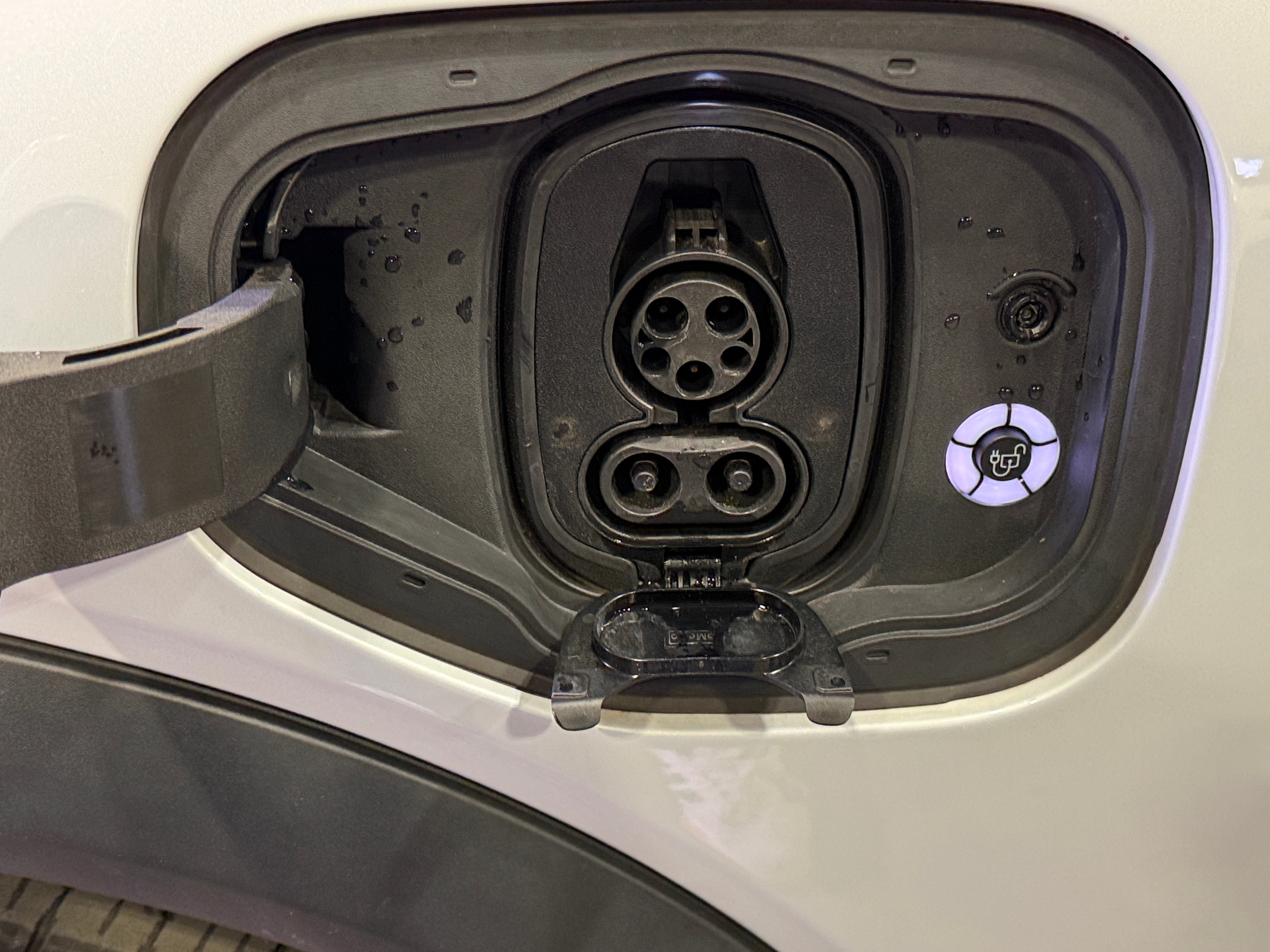 Used 2021 Ford Mustang Mach-E Select AWD with VIN 3FMTK1SS5MMA36275 for sale in Oak Creek, WI