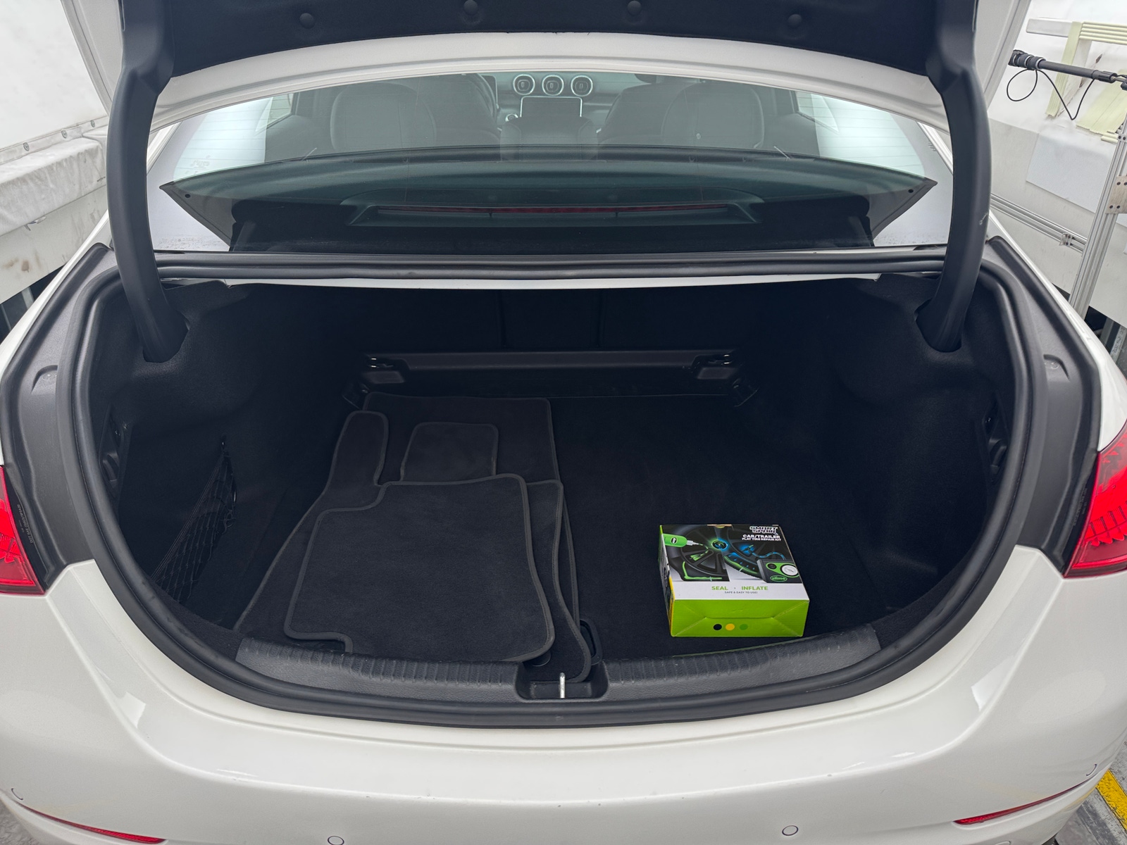 Thumbnail: 2024 Mercedes-Benz C-Class - 6