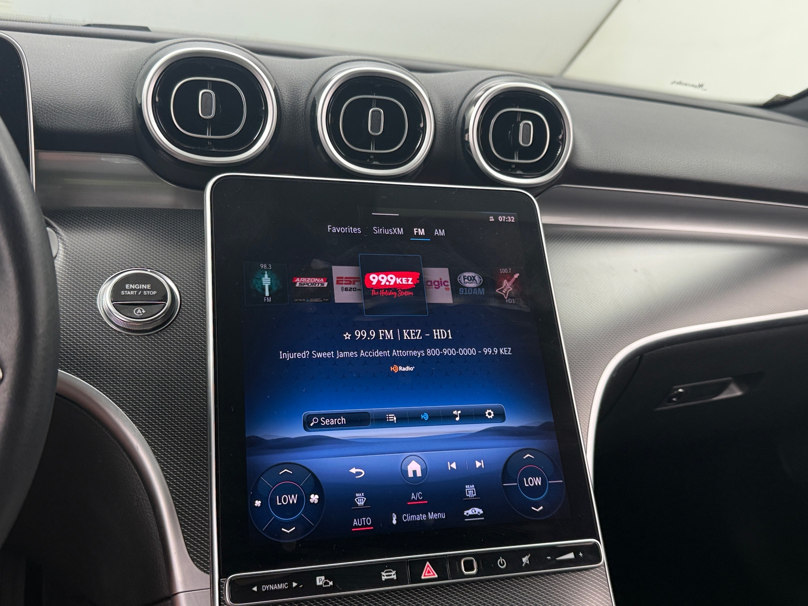 Thumbnail: 2024 Mercedes-Benz C-Class - 3