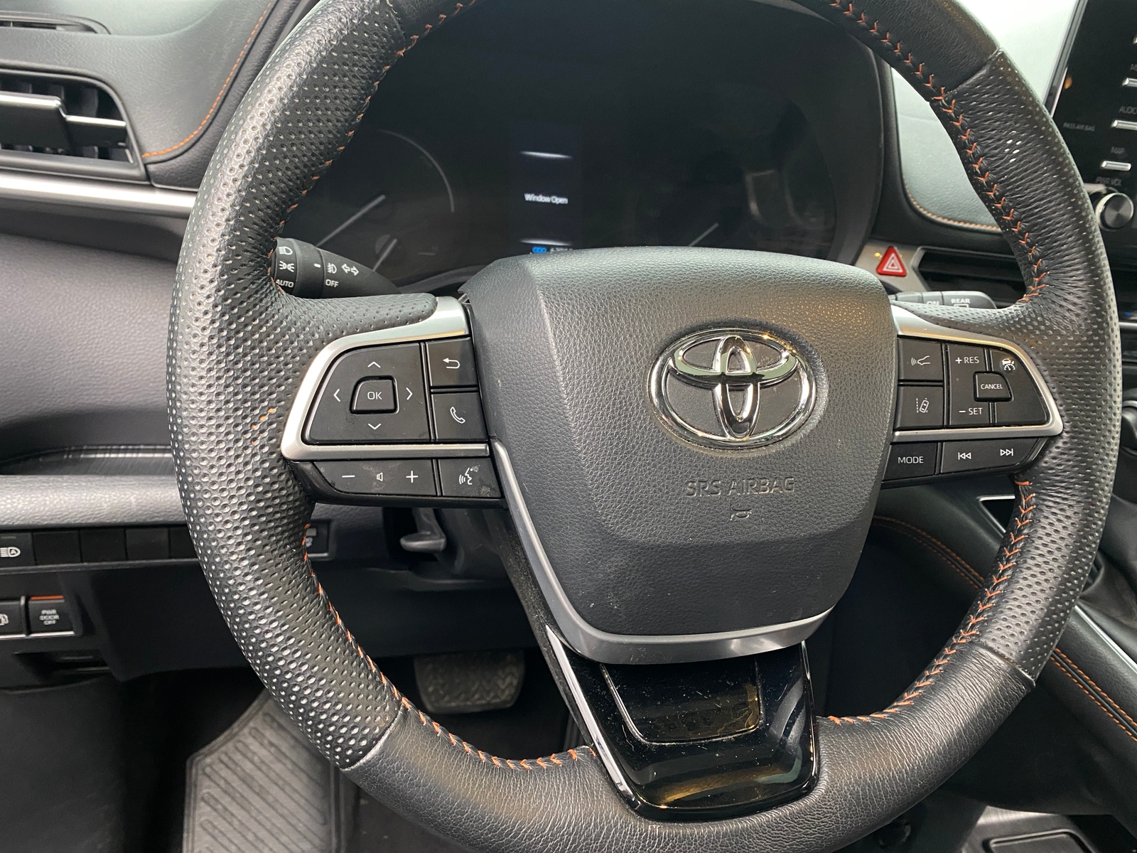 Thumbnail: 2022 Toyota Sienna - 4