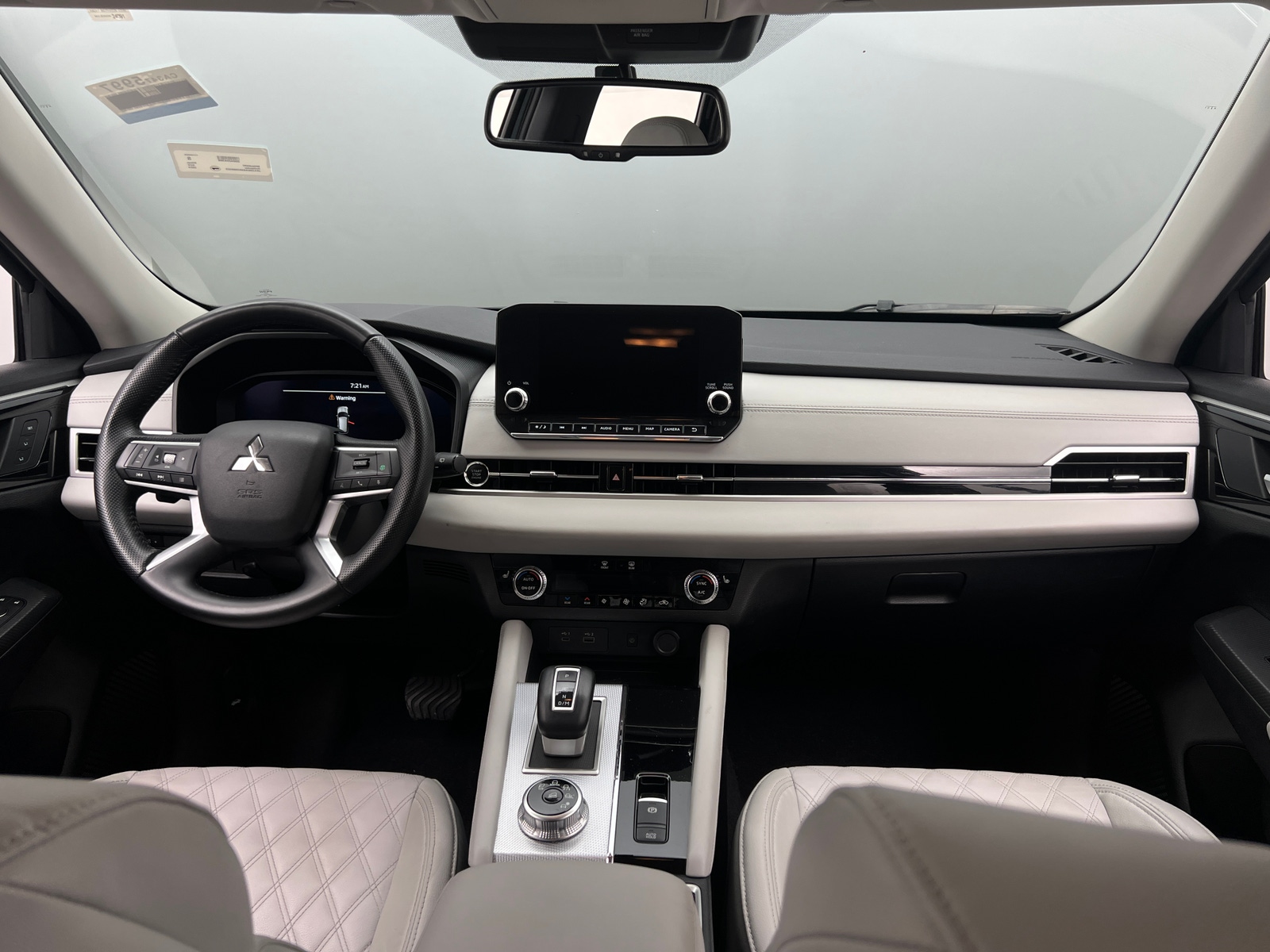 Thumbnail: 2024 Mitsubishi Outlander - 2