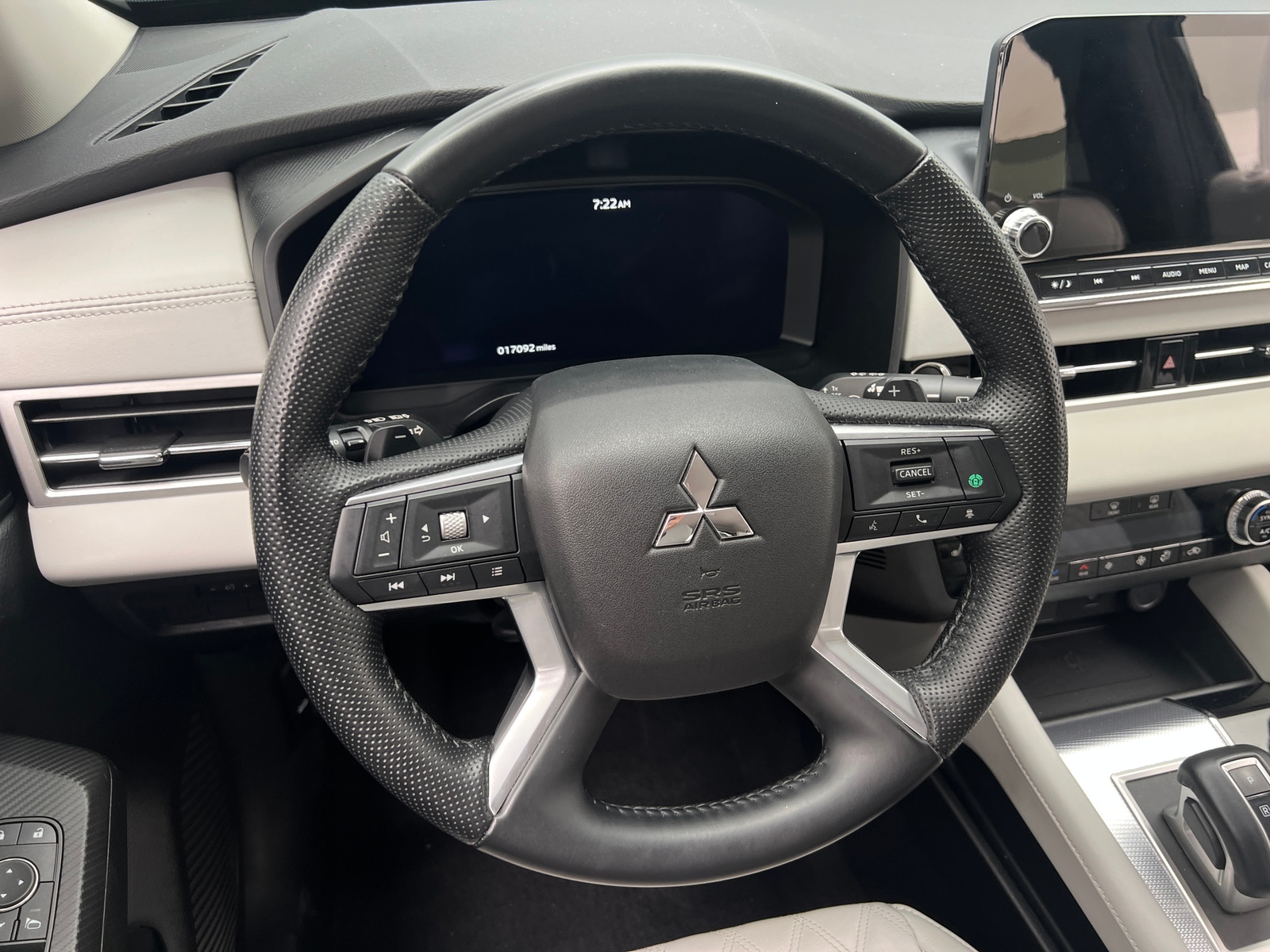 Thumbnail: 2024 Mitsubishi Outlander - 4