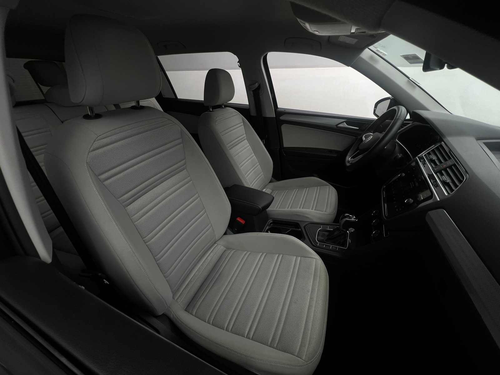 Thumbnail: 2024 Volkswagen Tiguan - 2