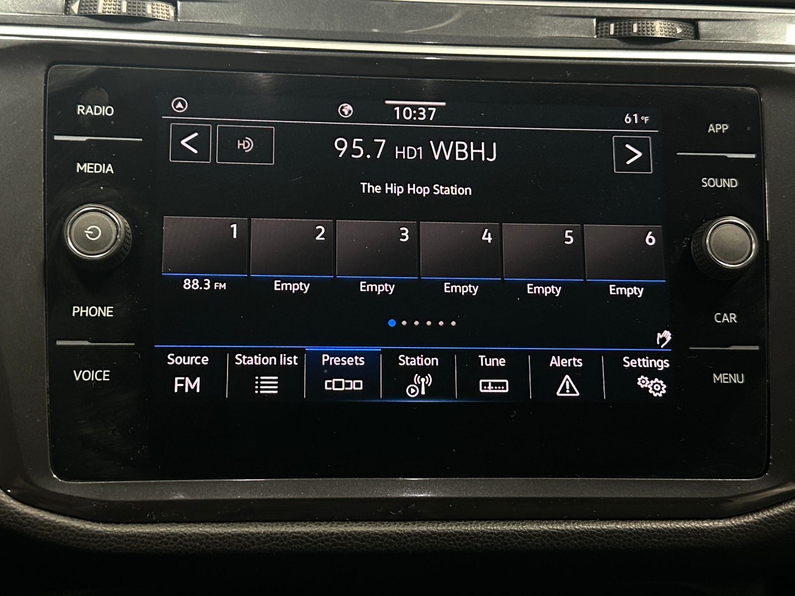 Thumbnail: 2024 Volkswagen Tiguan - 4