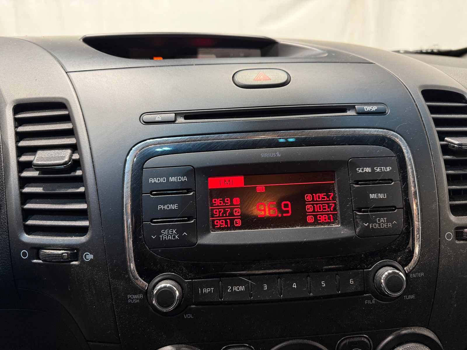 Thumbnail: 2018 Kia Forte - 4