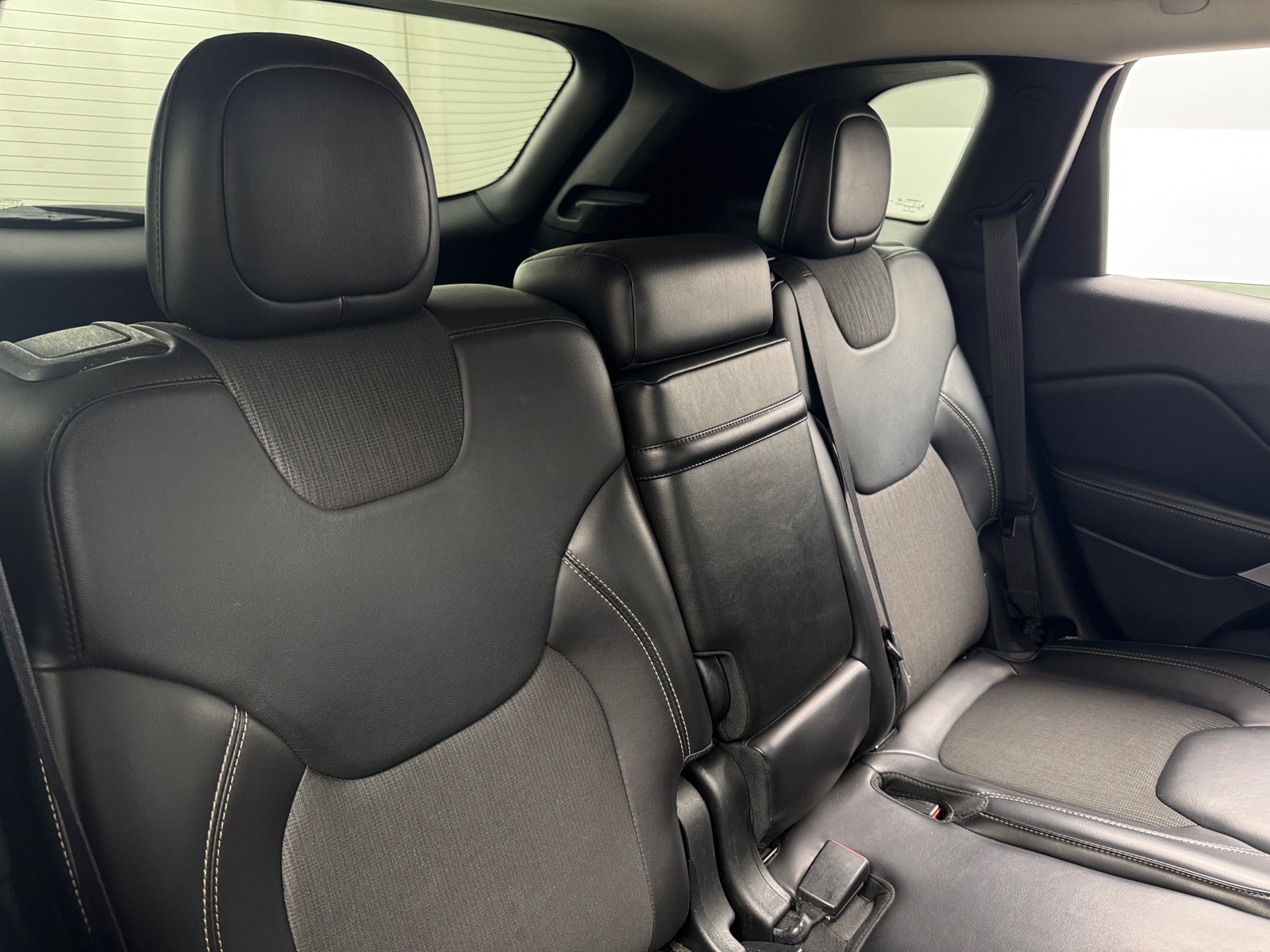 Thumbnail: 2018 Jeep Cherokee - 6