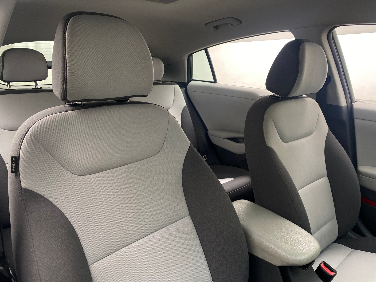 Thumbnail: 2020 Hyundai Ioniq - 2