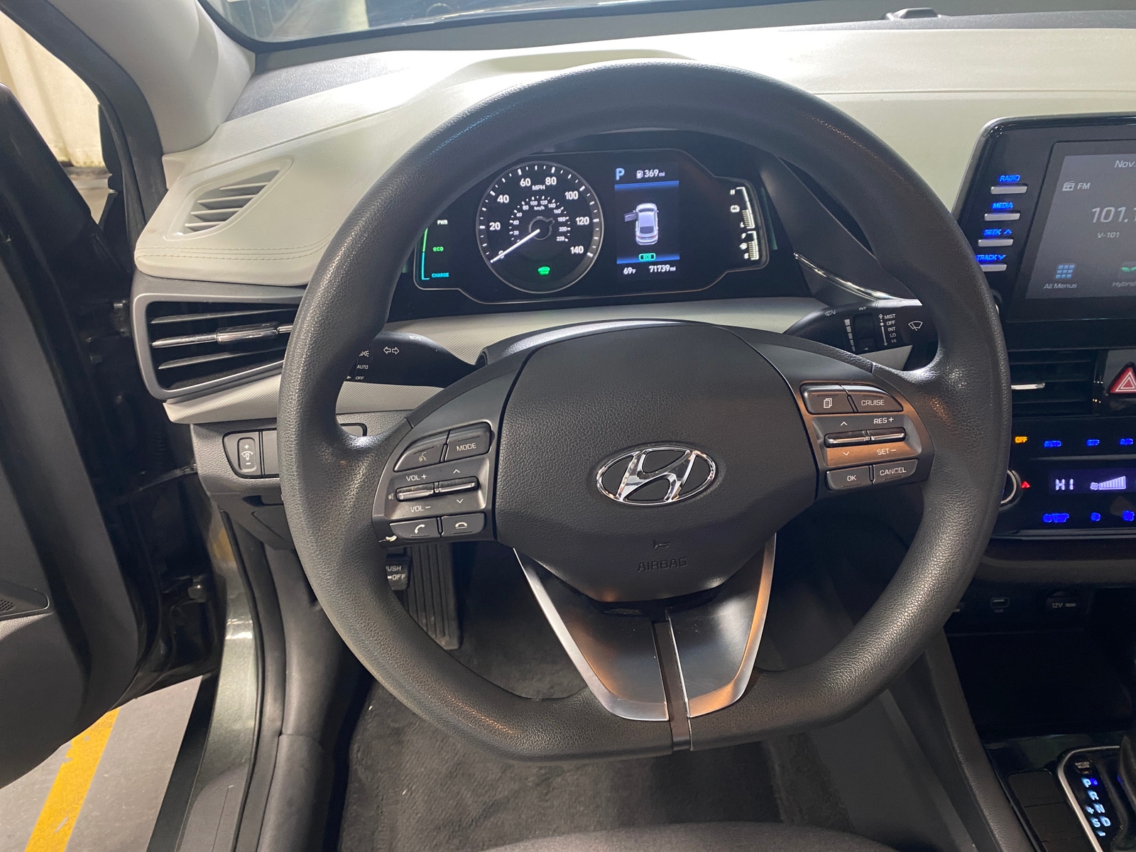 Thumbnail: 2020 Hyundai Ioniq - 5