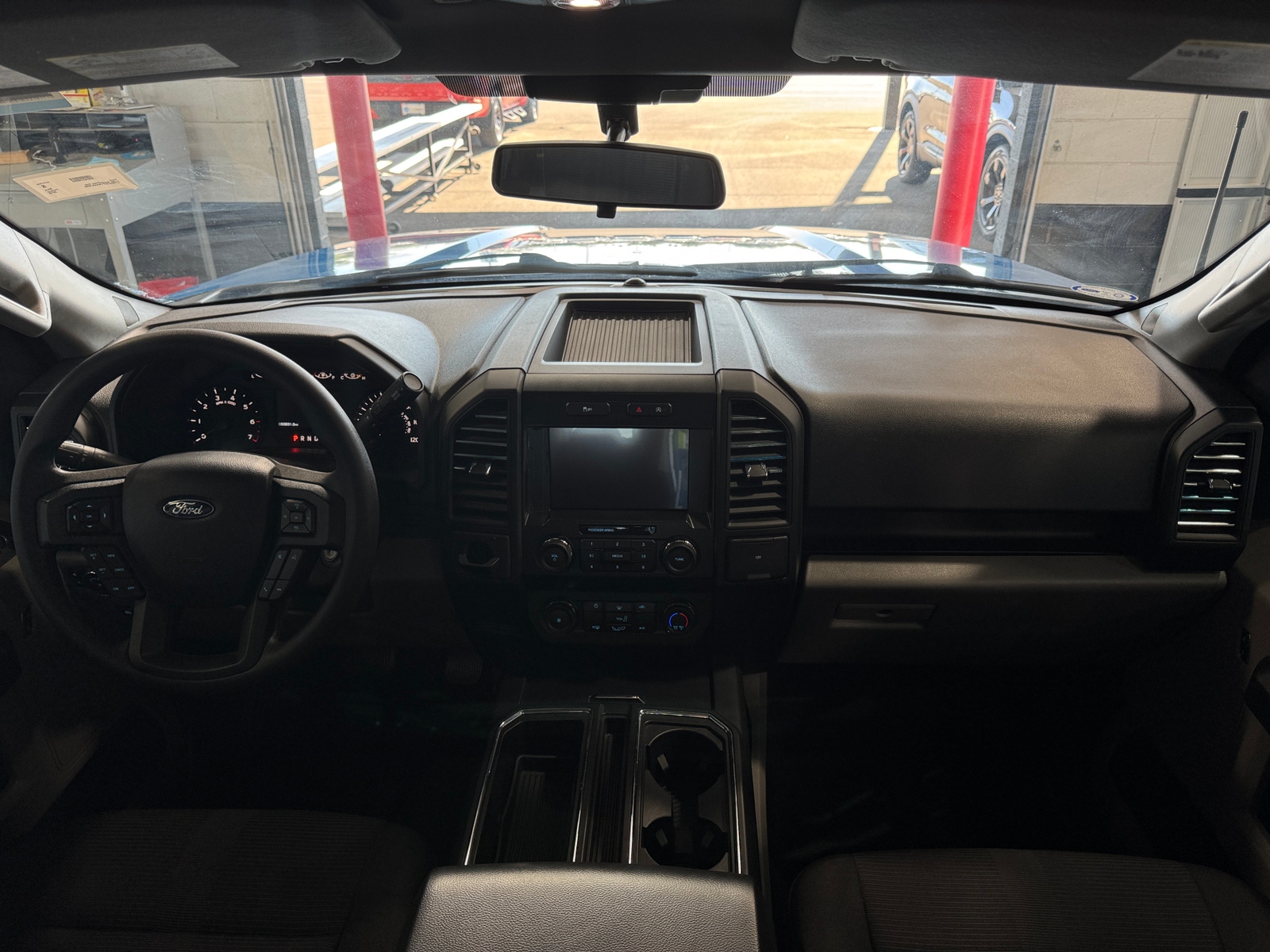 Thumbnail: 2019 Ford Econoline - 3