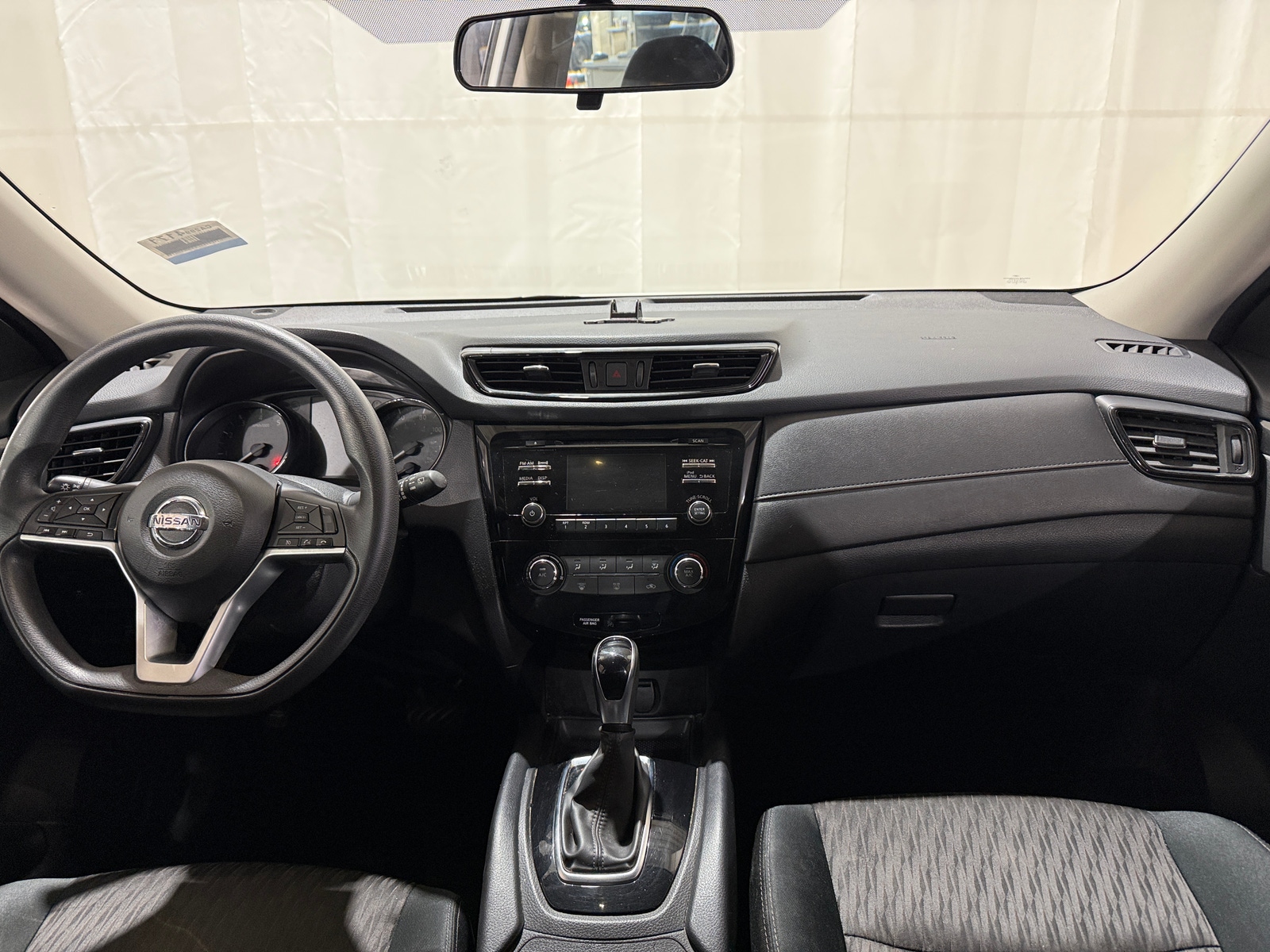 Thumbnail: 2017 Nissan Rogue - 3