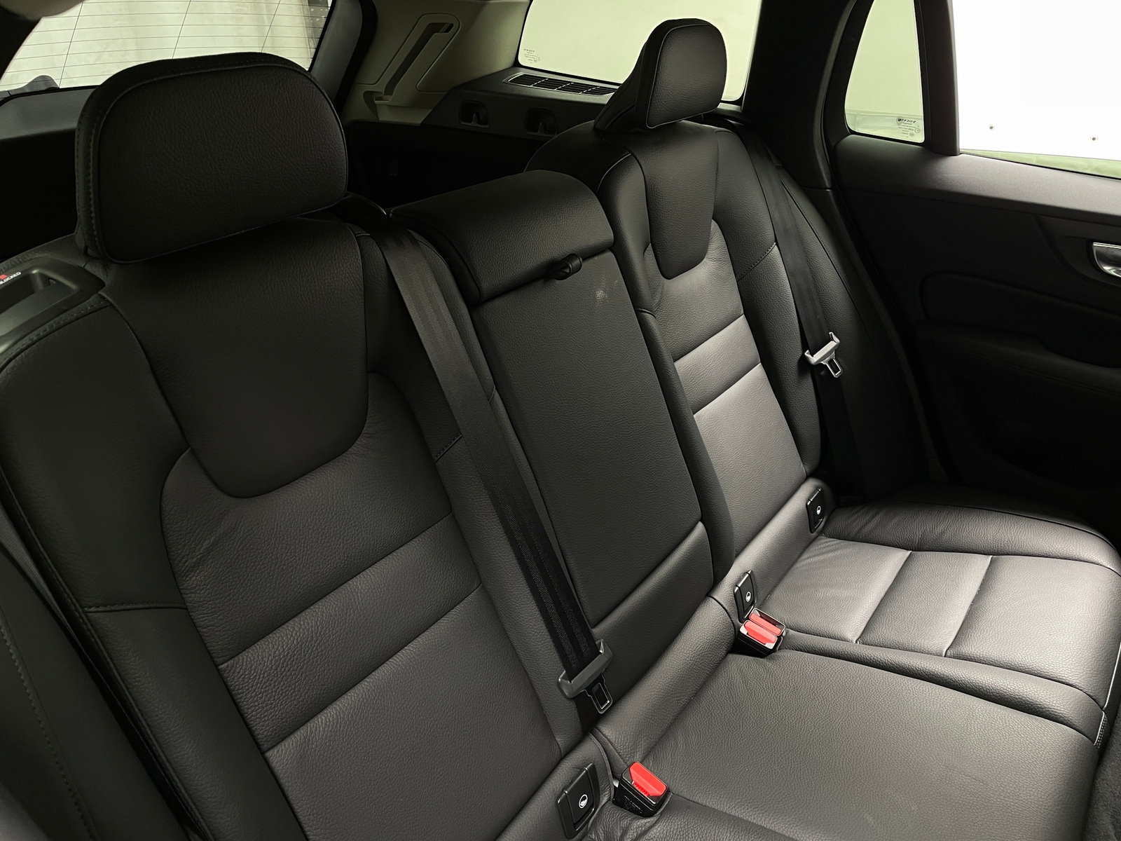 Thumbnail: 2025 Volvo V60 - 5