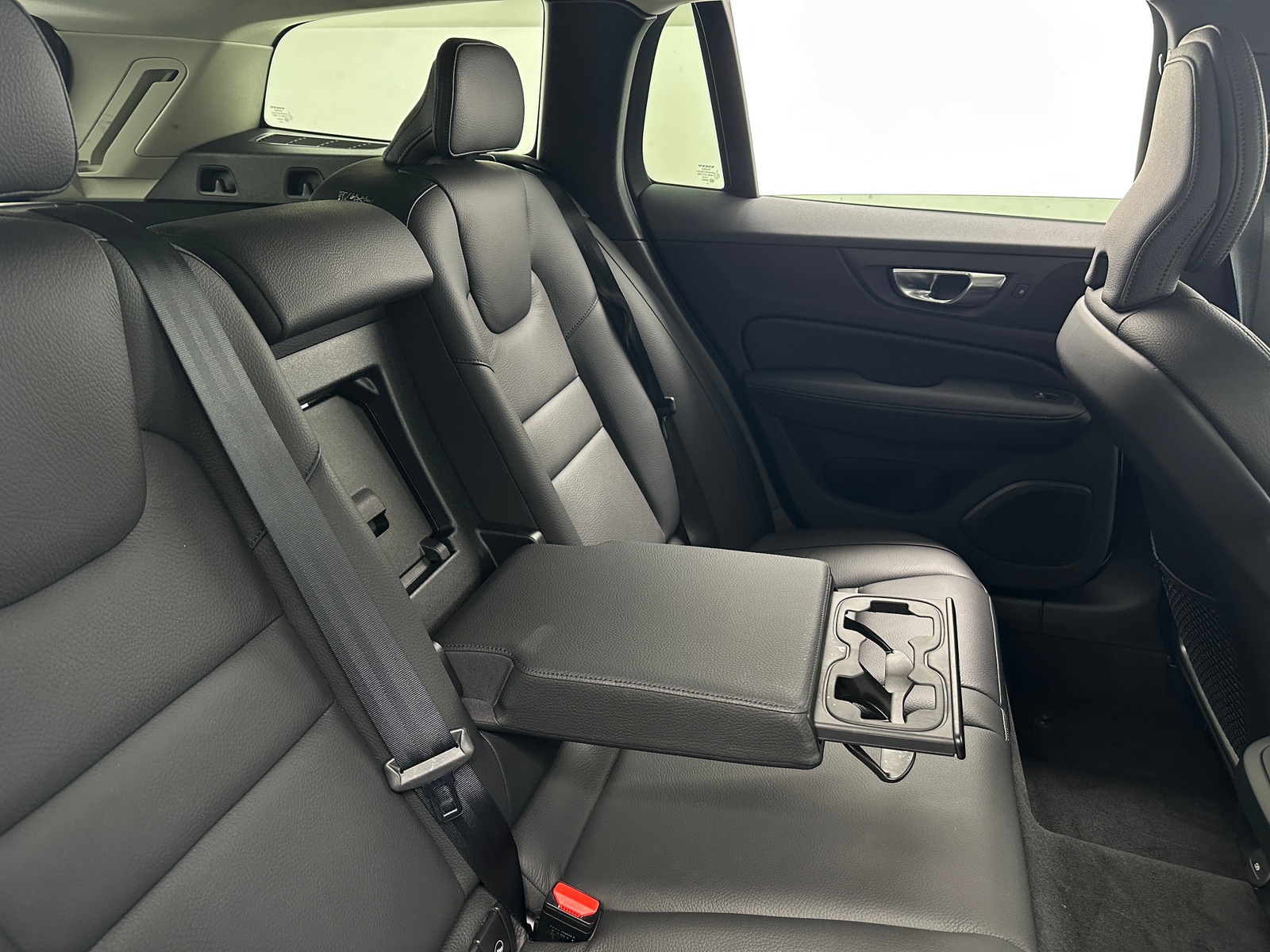 Thumbnail: 2025 Volvo V60 - 5