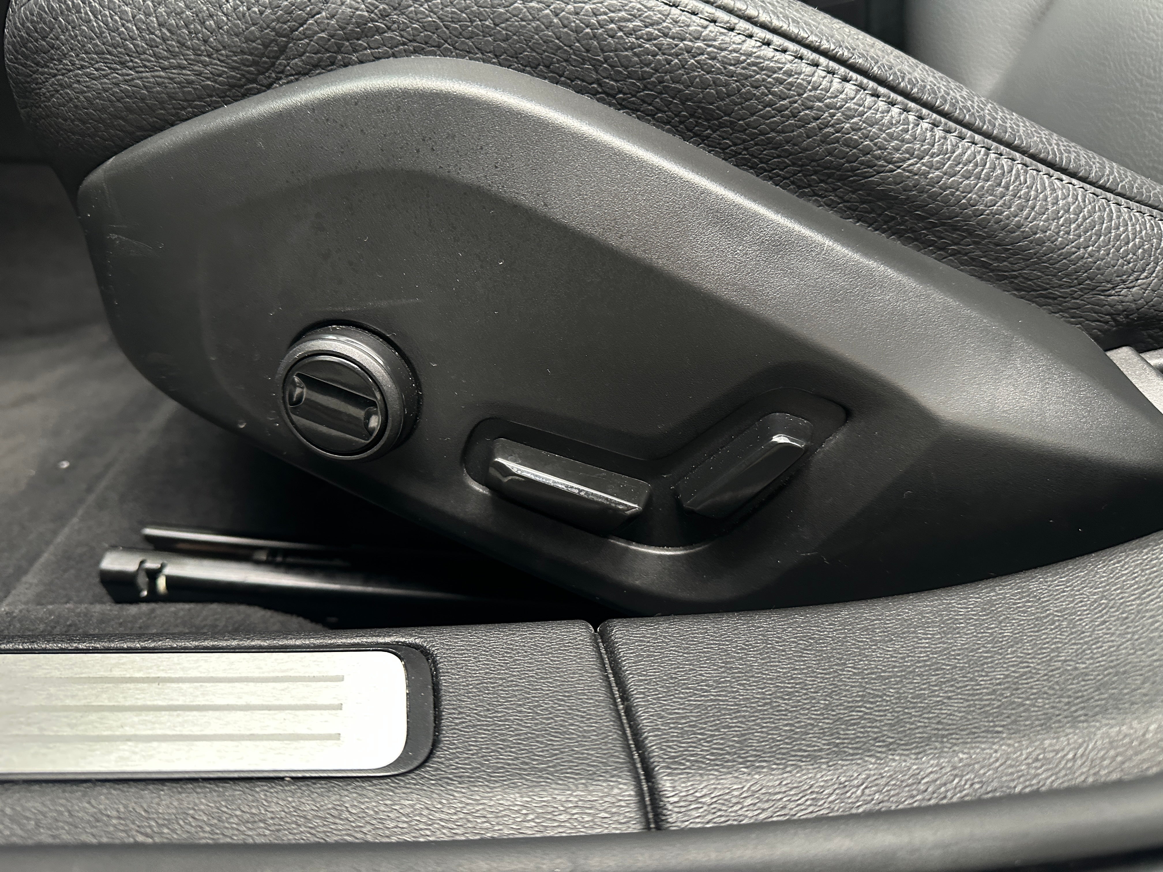 2025 Volvo V60 Cross Country