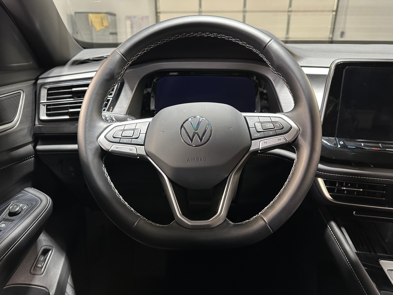 Thumbnail: 2025 Volkswagen Atlas - 4