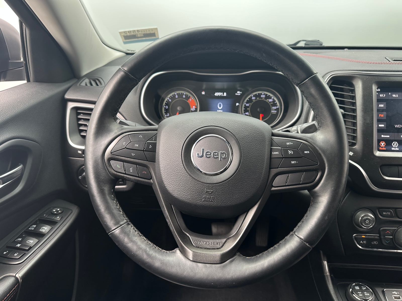 Thumbnail: 2019 Jeep Cherokee - 5