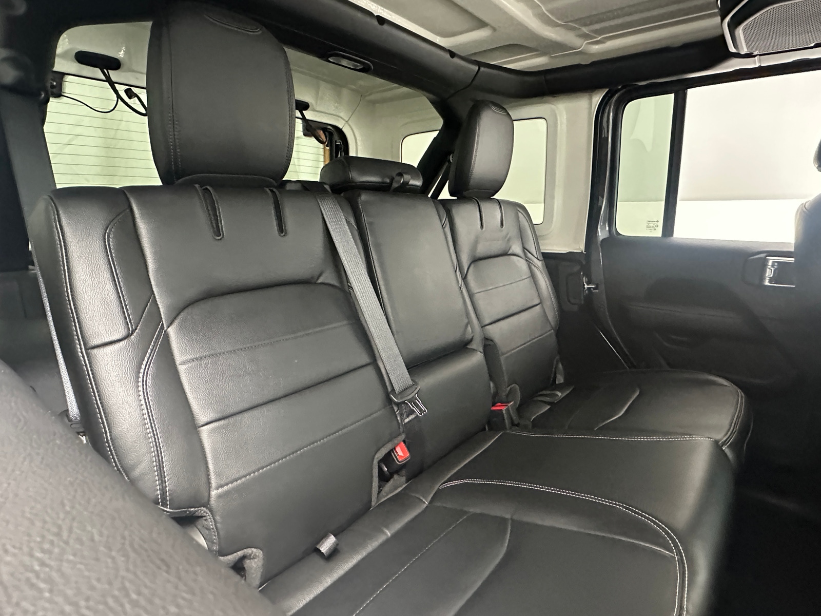 Thumbnail: 2022 Jeep Wrangler - 5