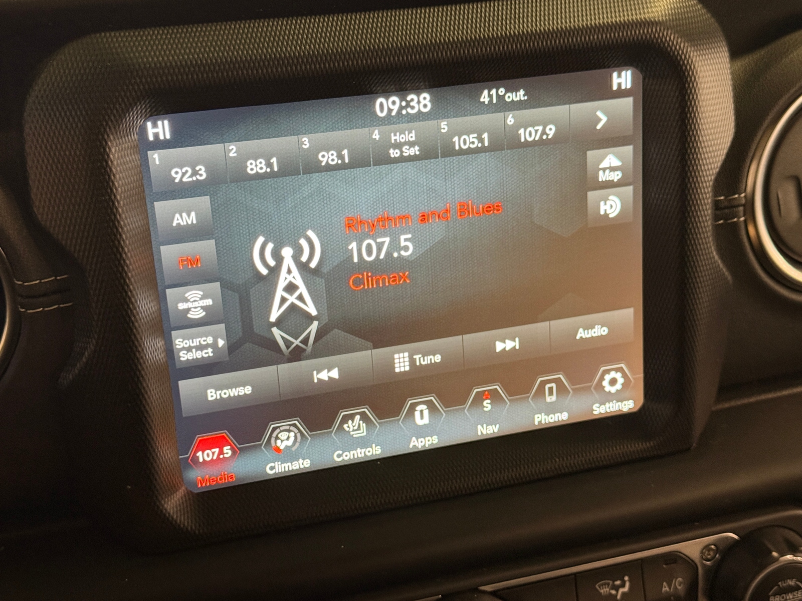 Thumbnail: 2022 Jeep Wrangler - 3