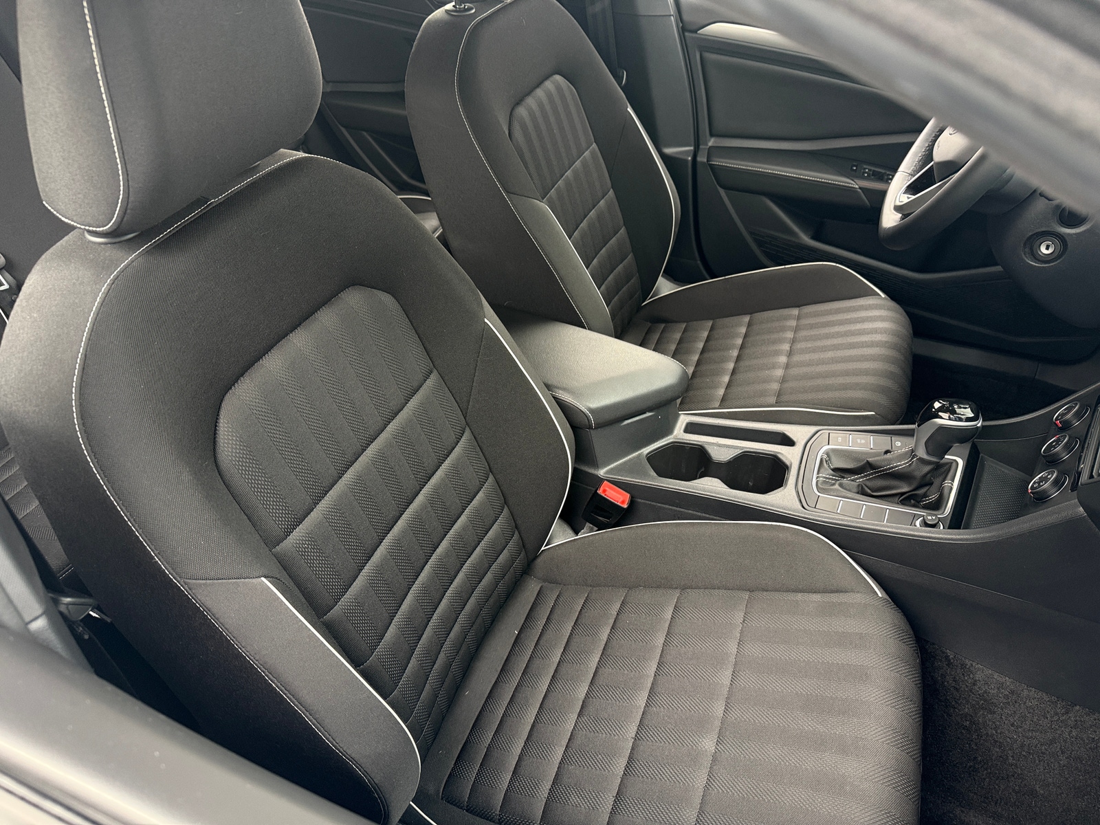 Thumbnail: 2024 Volkswagen Jetta - 2