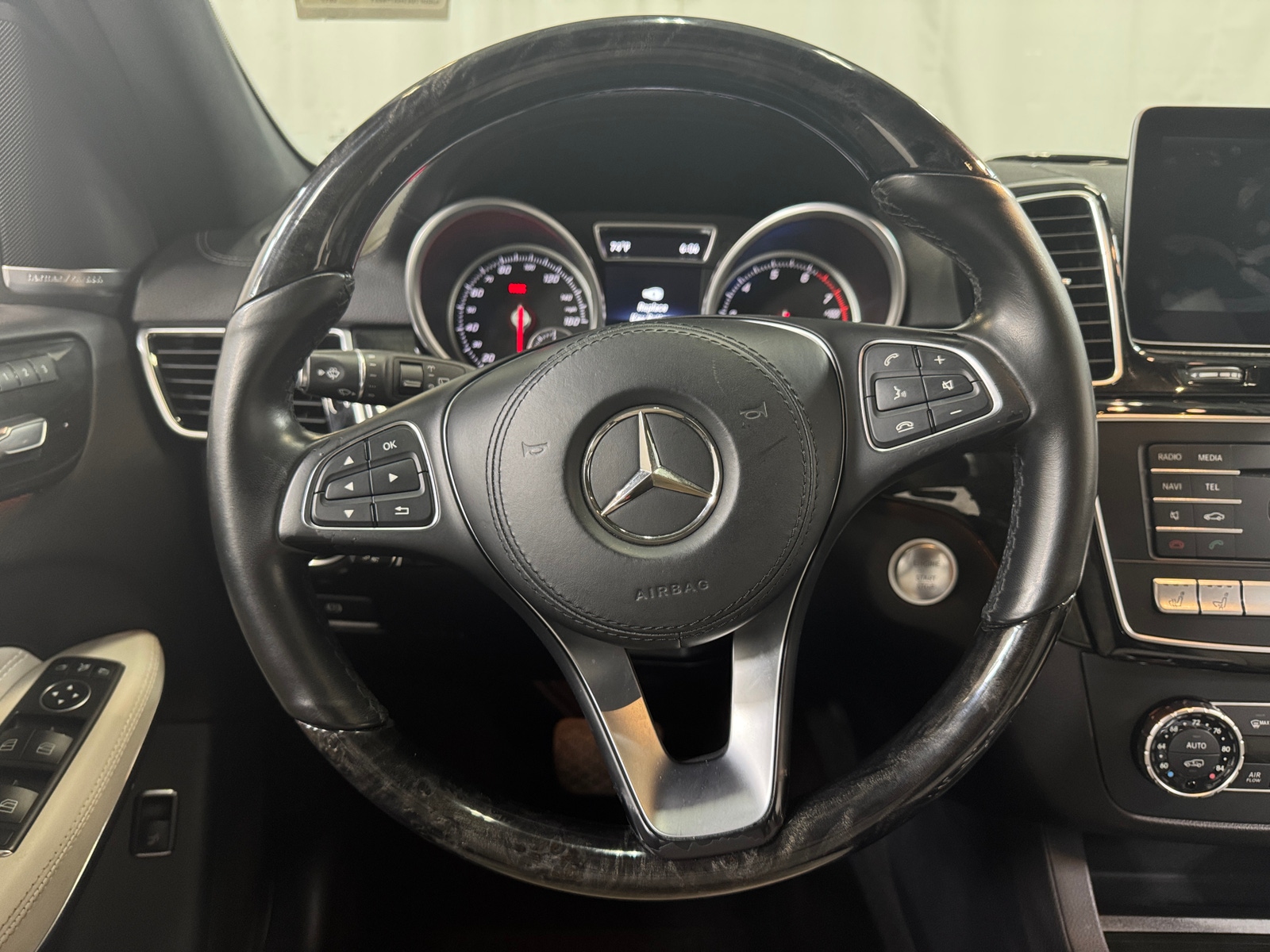 Thumbnail: 2017 Mercedes-Benz GLS - 4