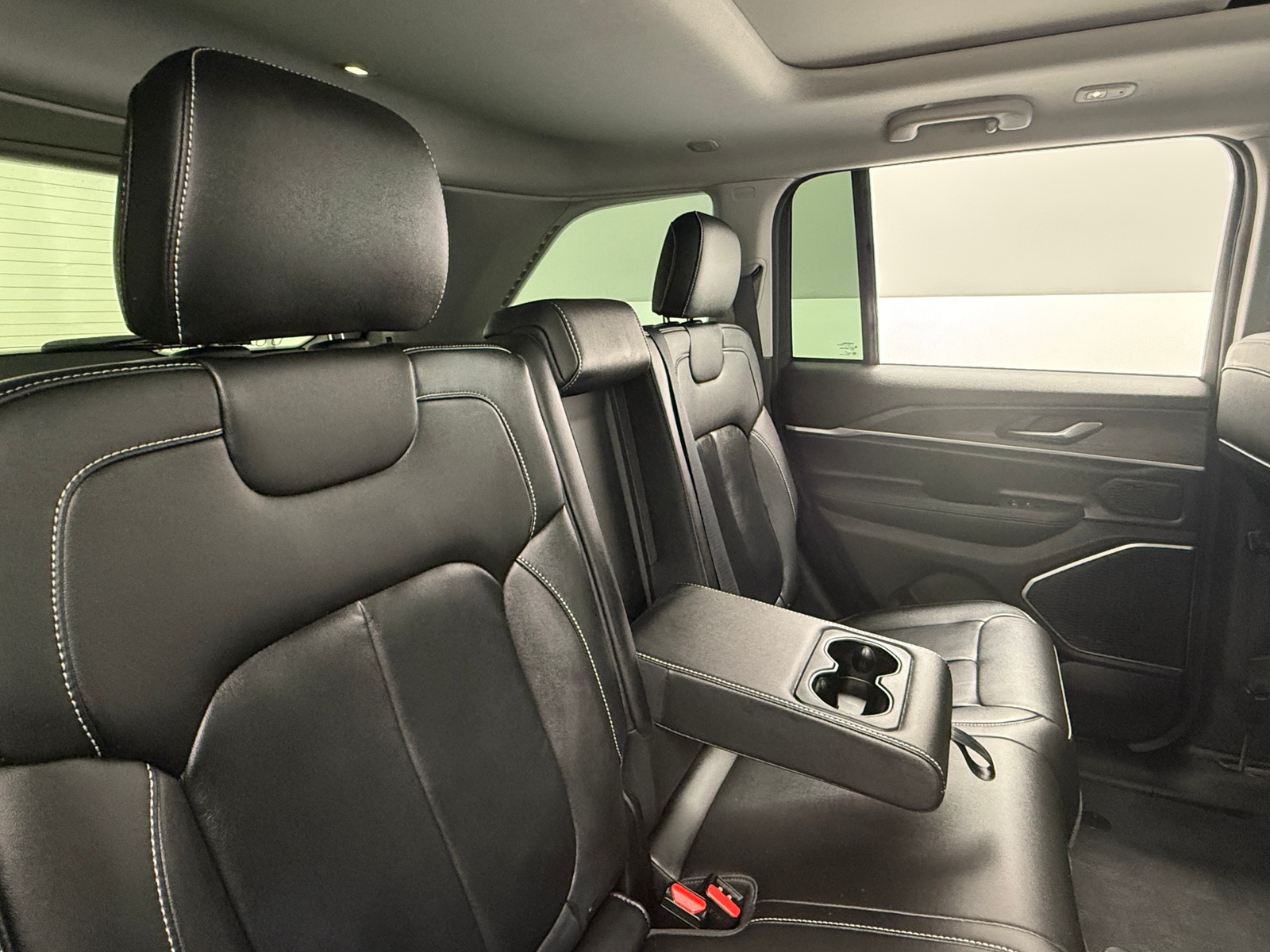 Thumbnail: 2022 Jeep Grand Cherokee - 5