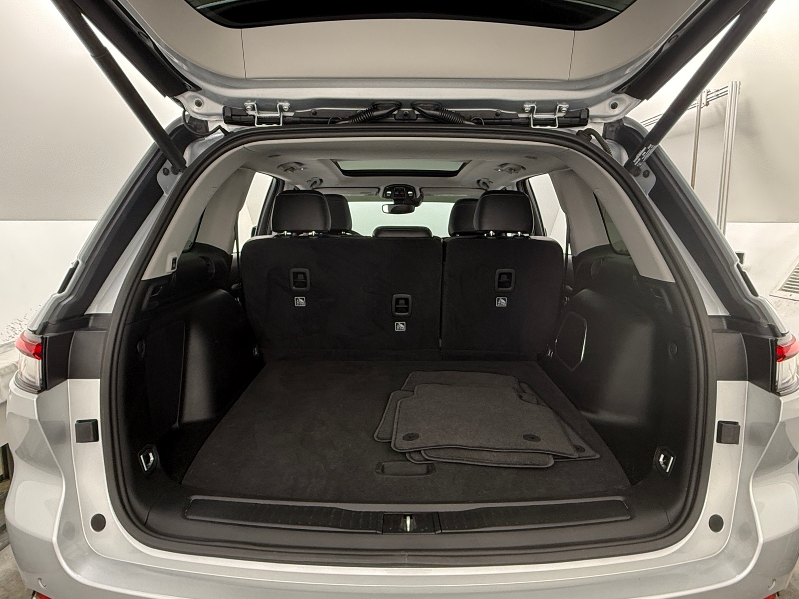 Thumbnail: 2022 Jeep Grand Cherokee - 6