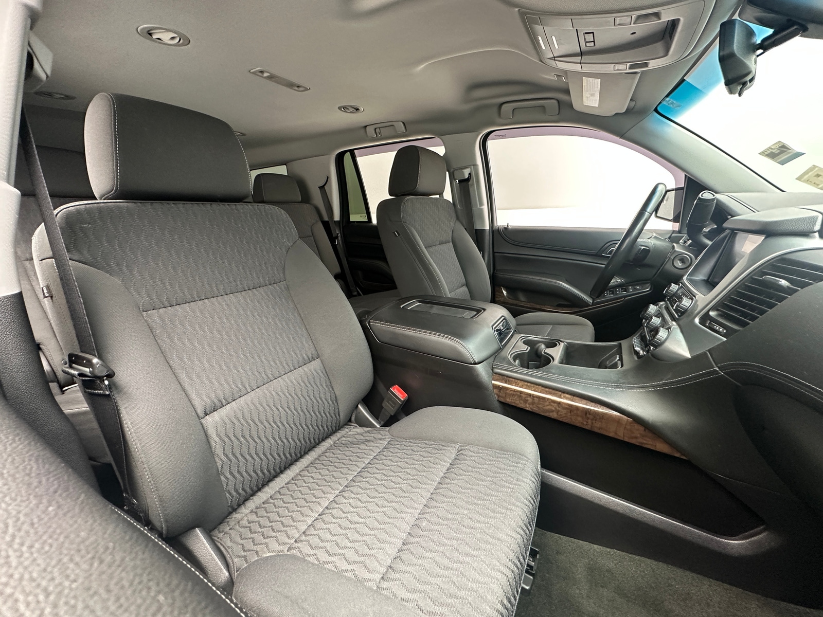 Thumbnail: 2019 Chevrolet Tahoe - 2