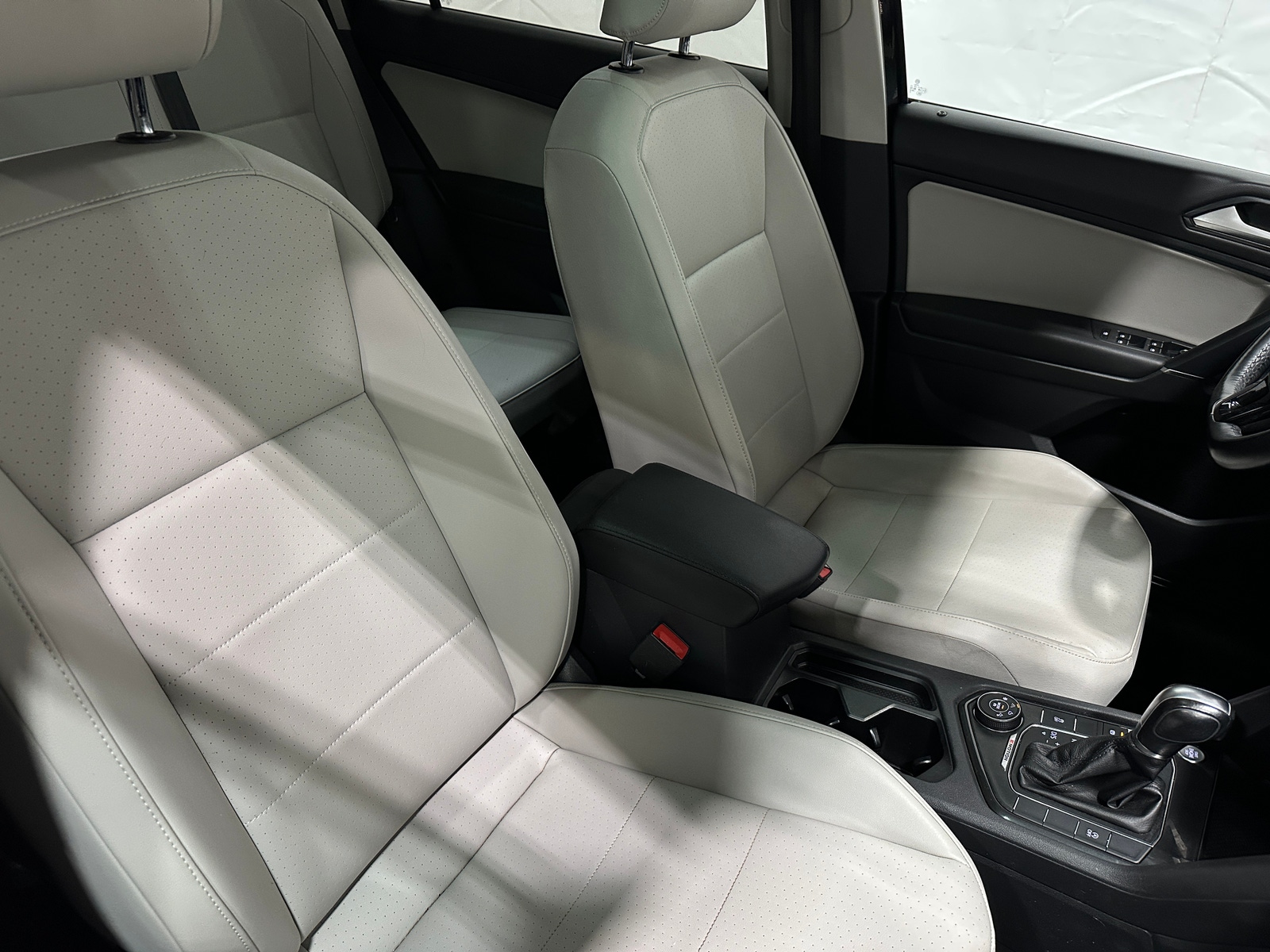 Thumbnail: 2018 Volkswagen Tiguan - 2