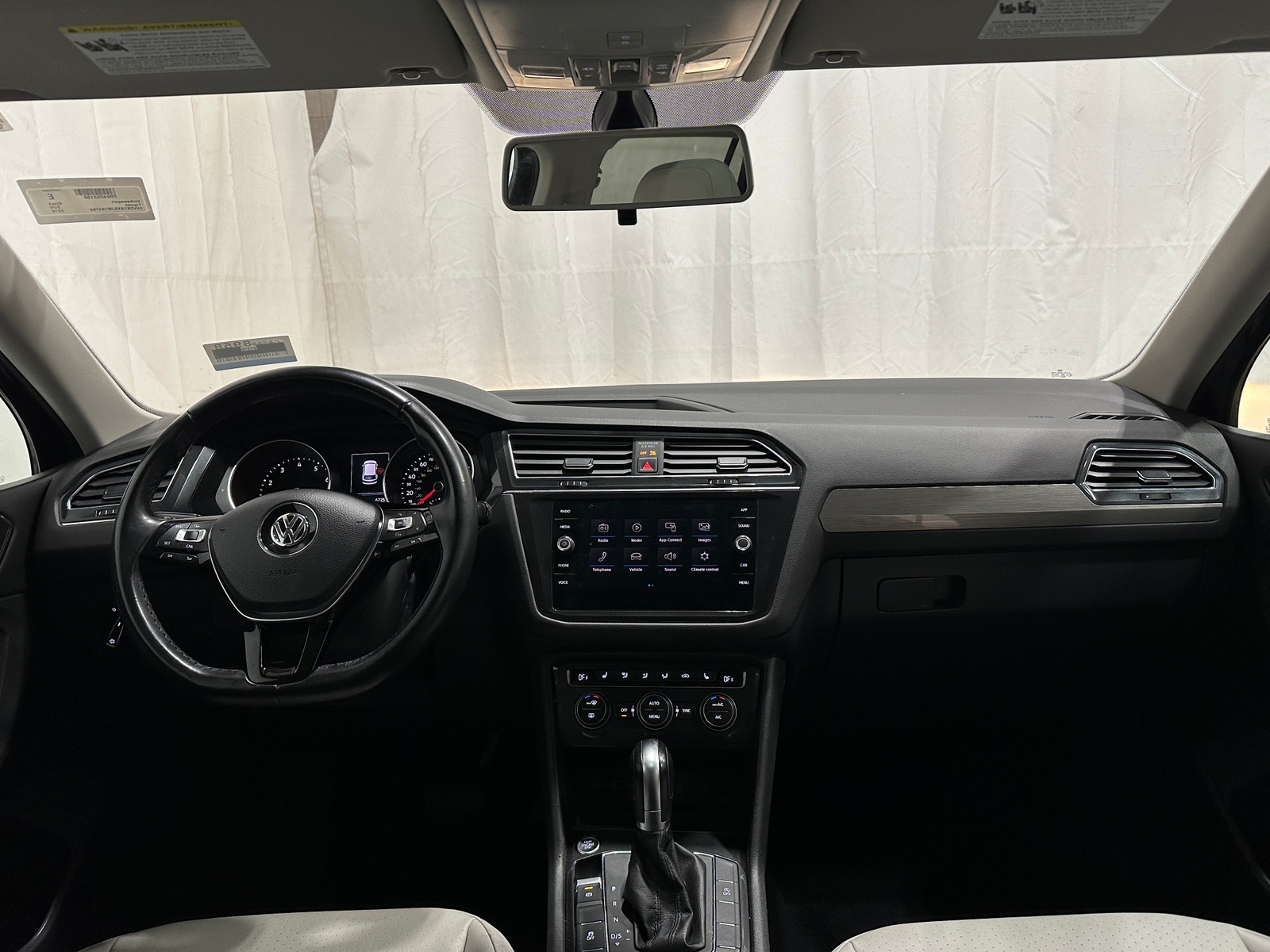 Thumbnail: 2018 Volkswagen Tiguan - 3