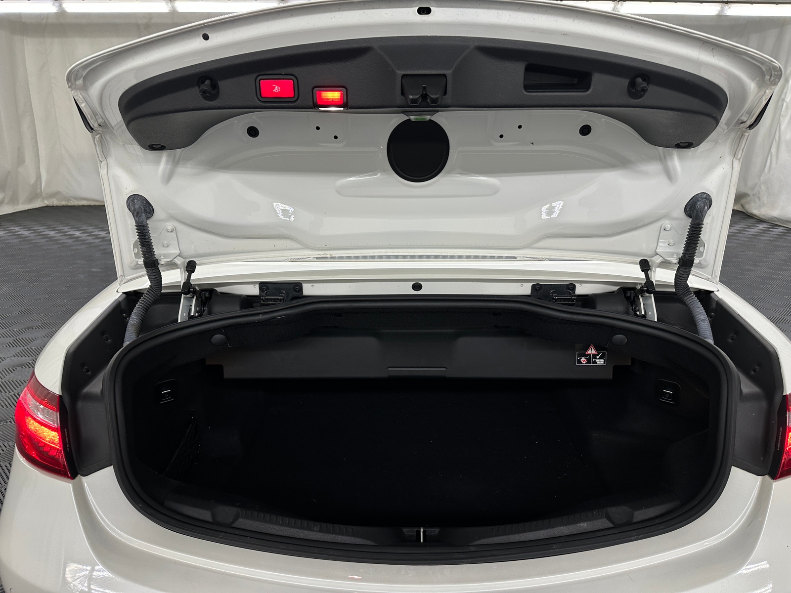 Thumbnail: 2018 Mercedes-Benz E-Class - 6