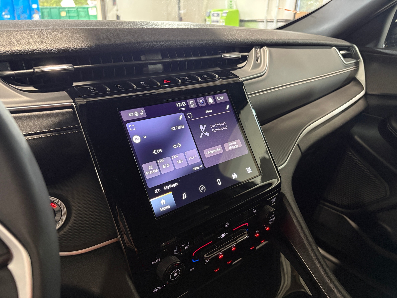 Thumbnail: 2024 Jeep Grand Cherokee - 4