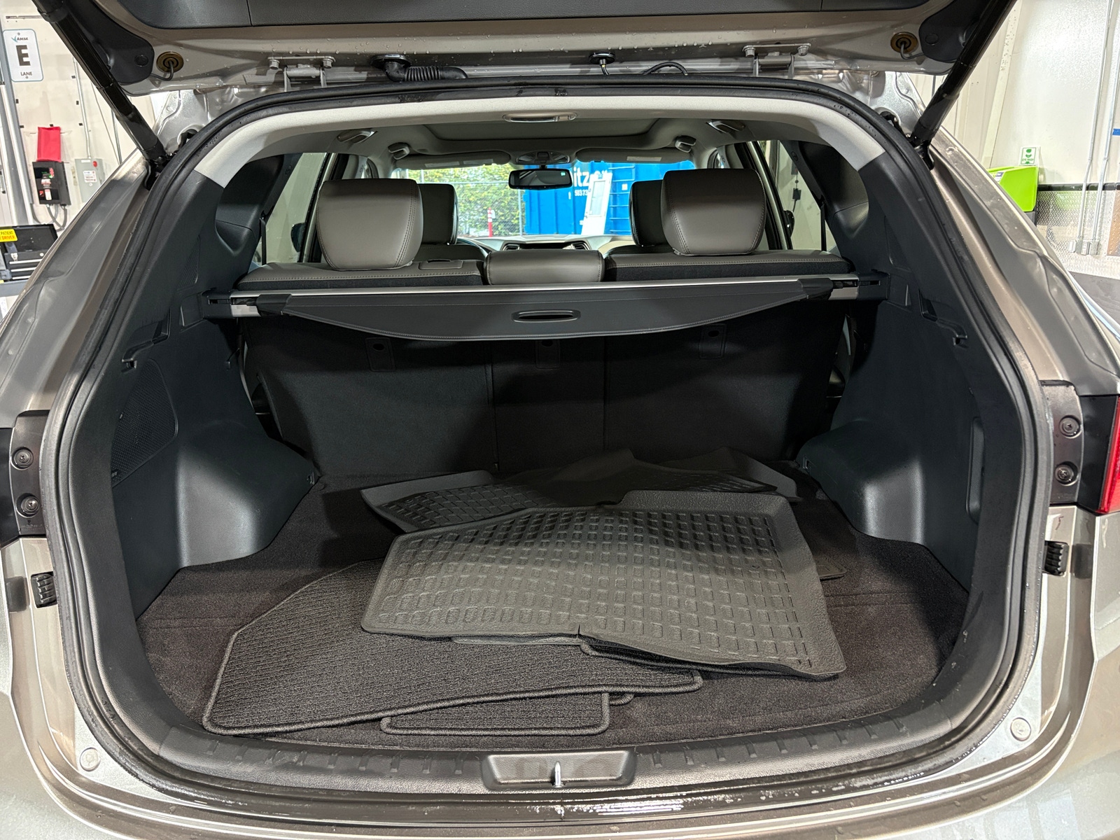 Thumbnail: 2016 Hyundai Santa Fe - 6