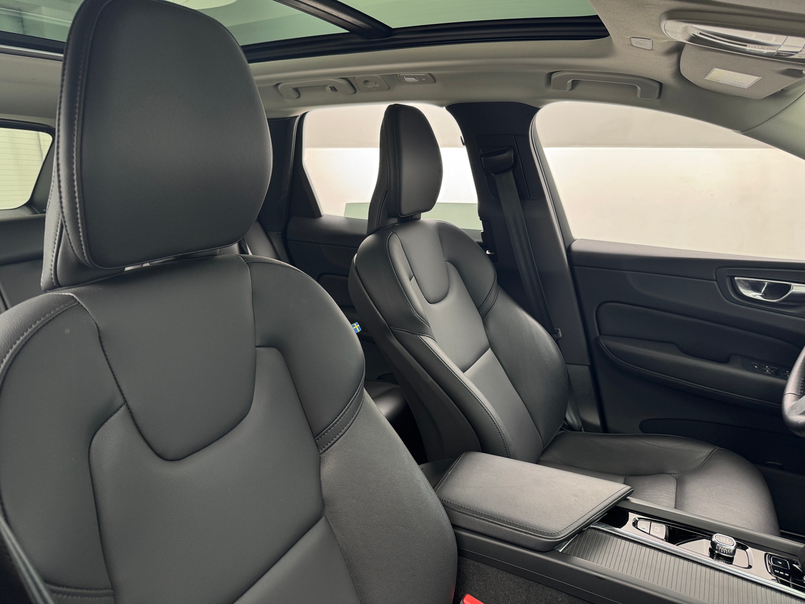 Thumbnail: 2025 Volvo XC60 - 2