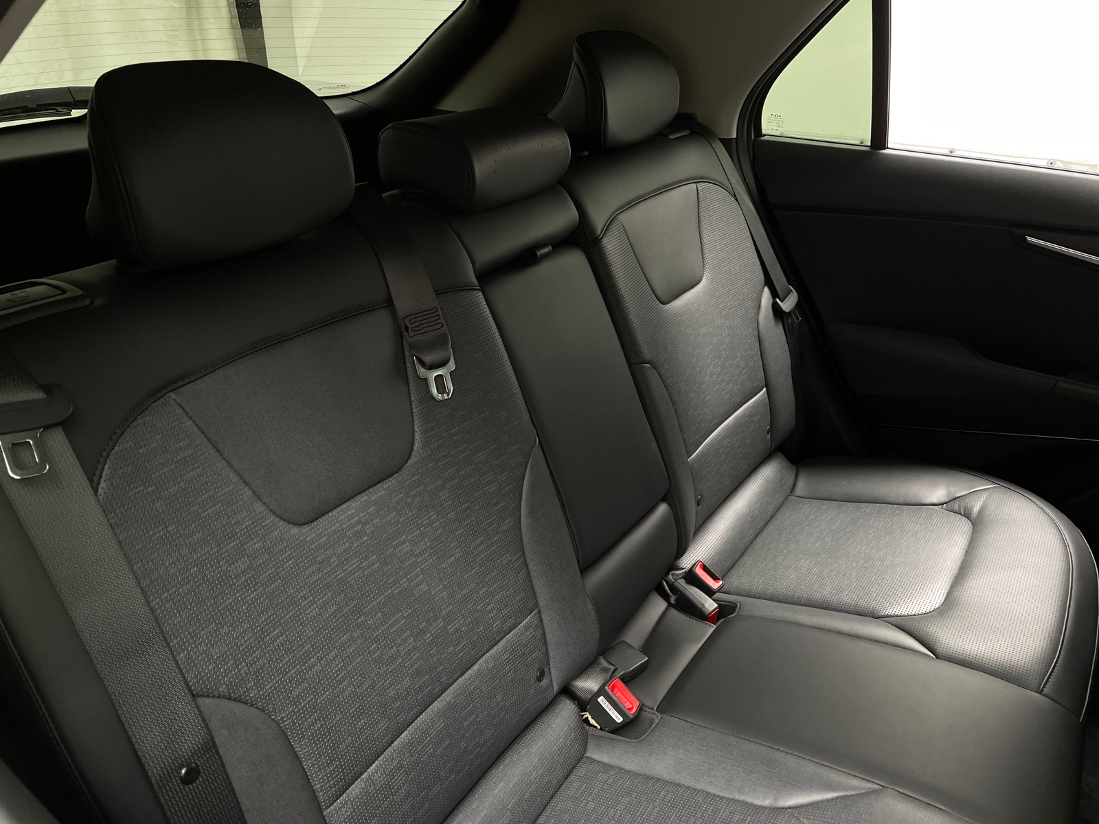 Thumbnail: 2023 Kia Niro - 5