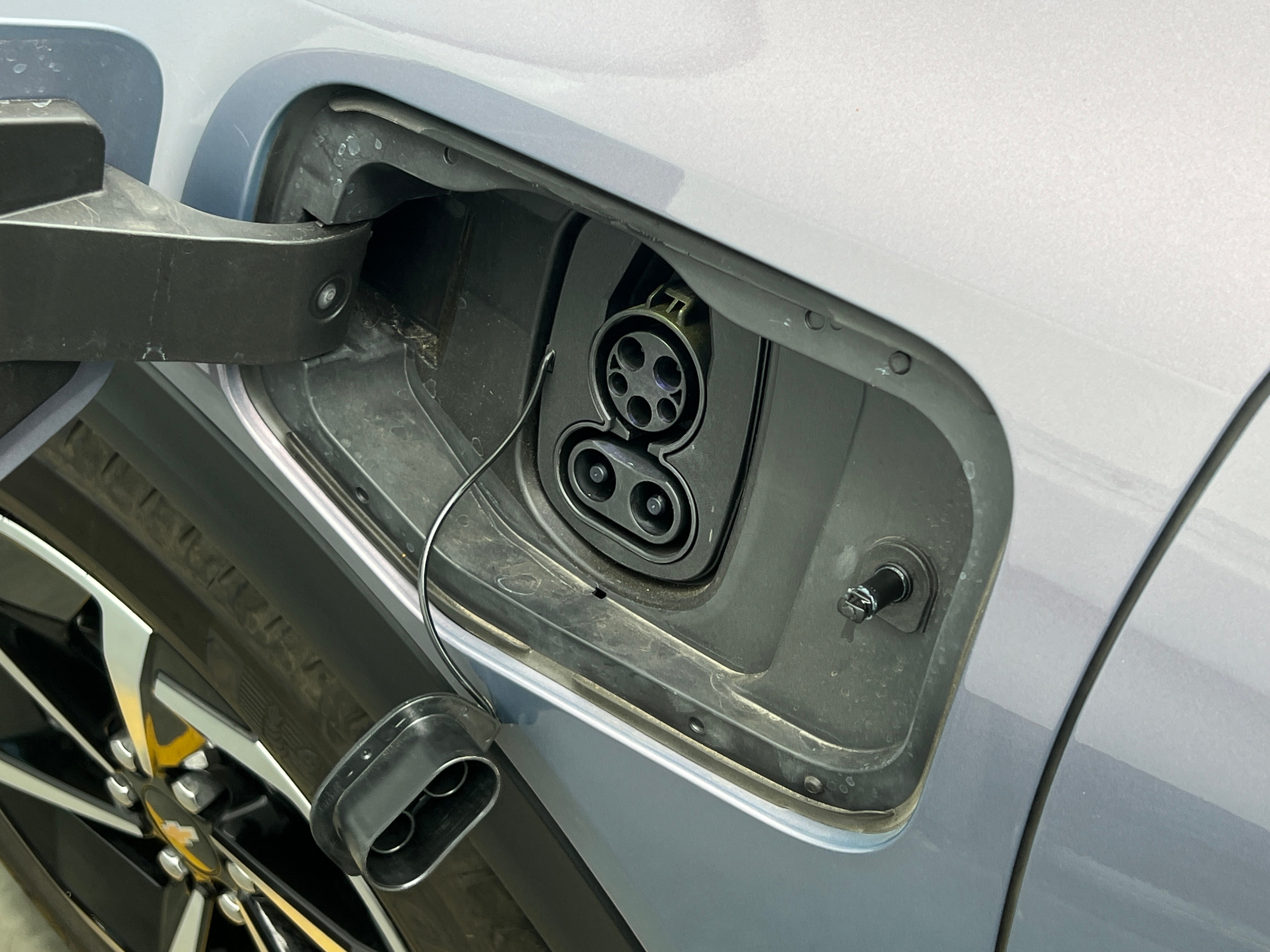 Used 2025 Chevrolet Equinox EV 1LT with VIN 3GN7DMRP7SS229305 for sale in Oak Creek, WI