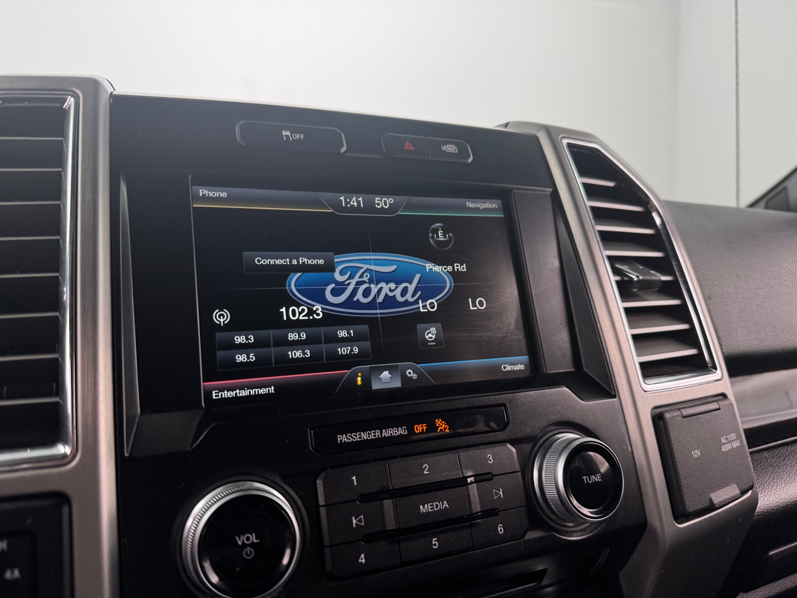 Thumbnail: 2015 Ford Econoline - 3