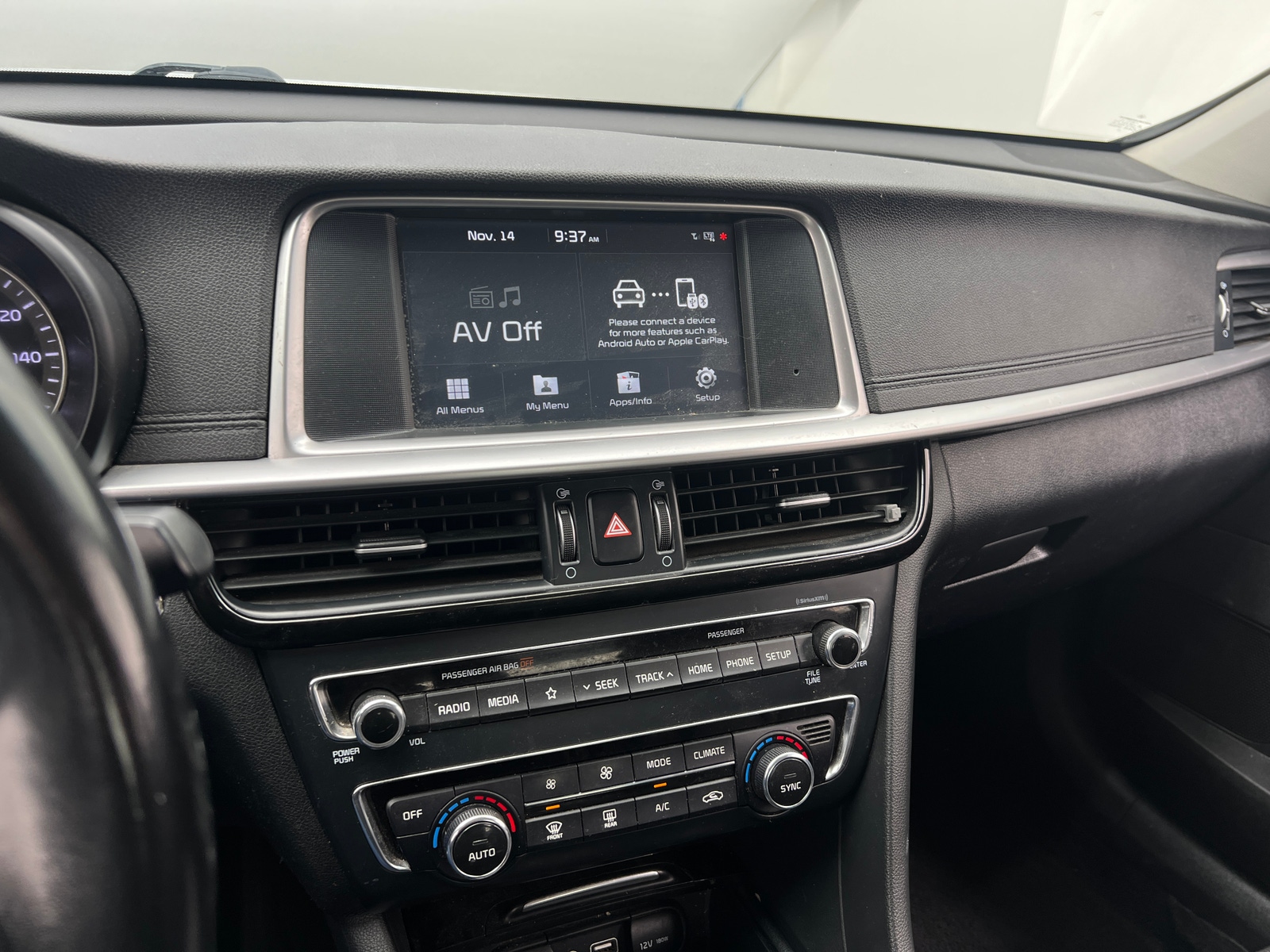 Thumbnail: 2019 Kia Optima - 3