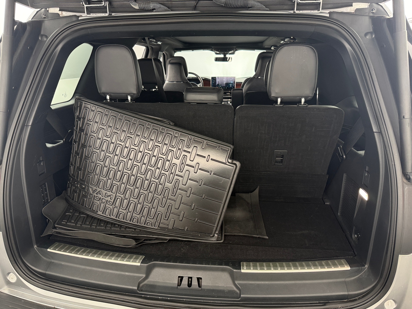 Thumbnail: 2023 Lincoln Navigator - 6