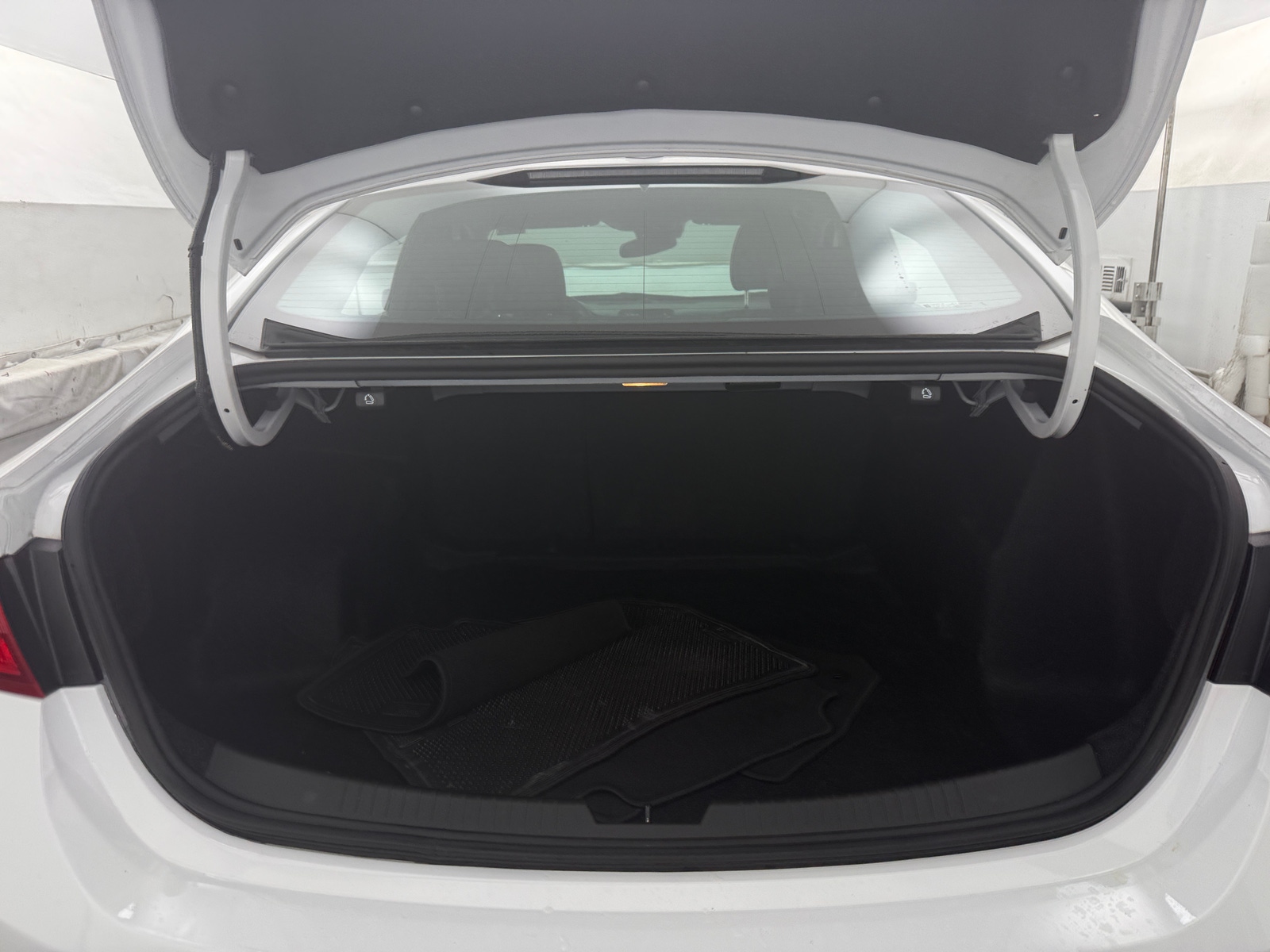 Thumbnail: 2025 Chevrolet Malibu - 7